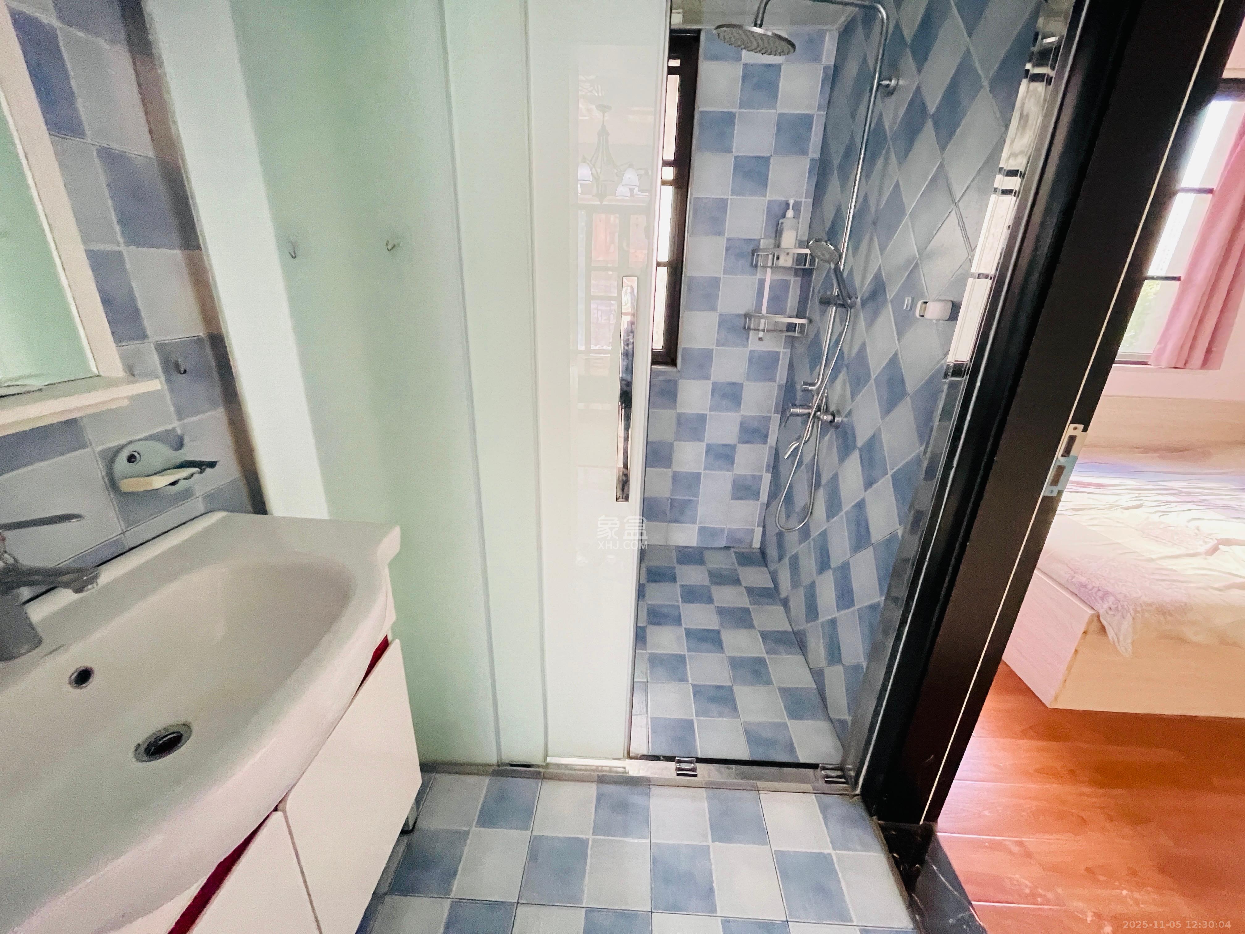 芙蓉万国城MOMA（卓越汇富苑）  3室2厅2卫    2600.0元/月室内图