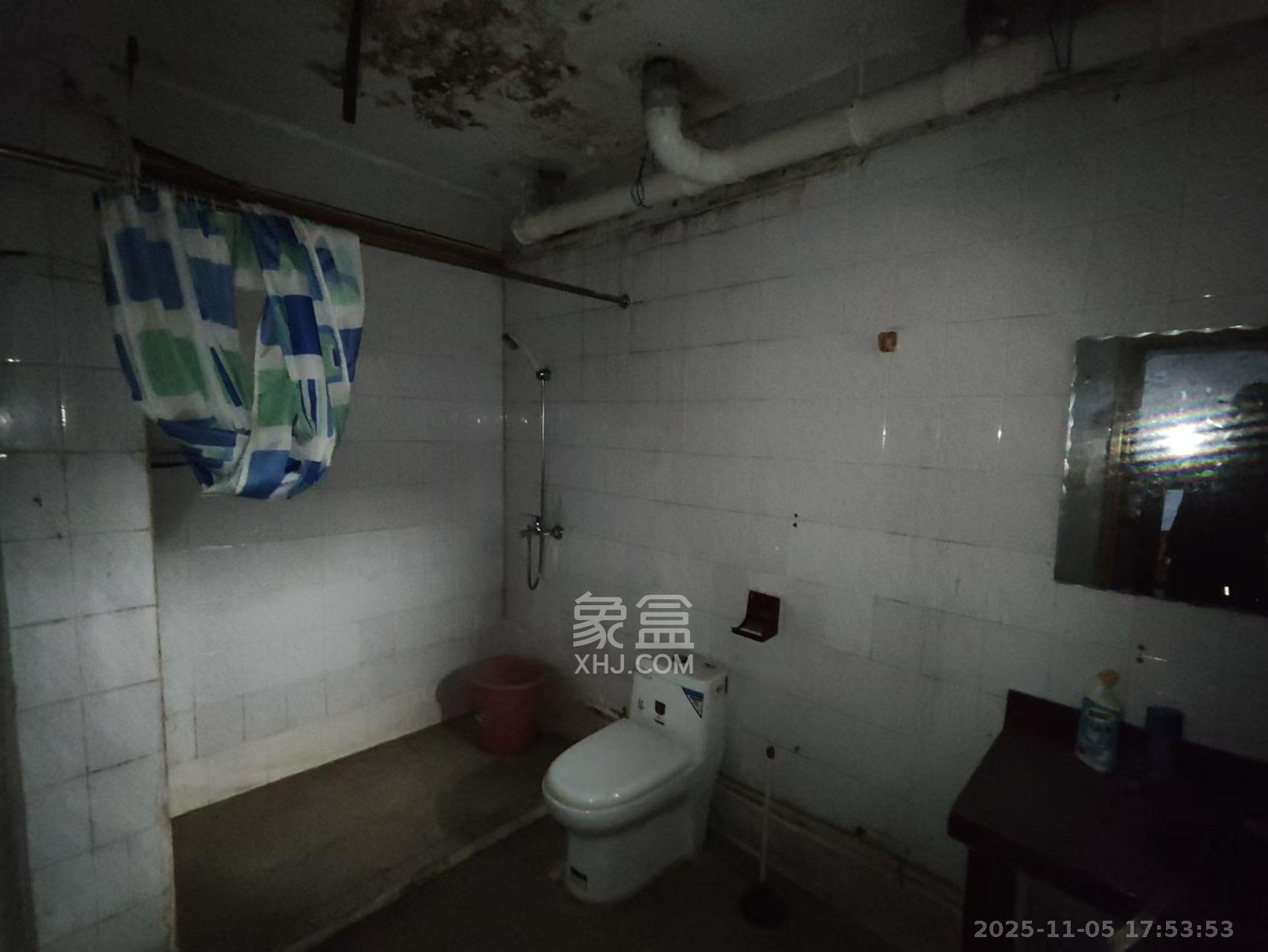 雅泰花园  2室1厅1卫    1800.0元/月室内图