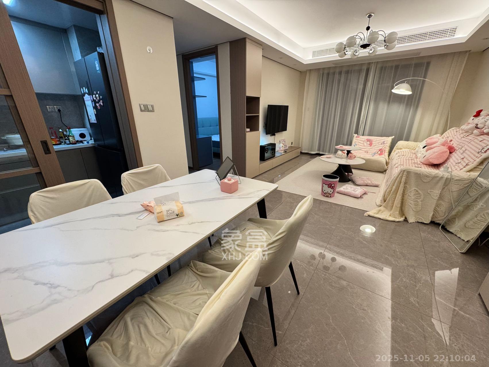 中海麓山境南区  4室2厅2卫    3500.0元/月室内图