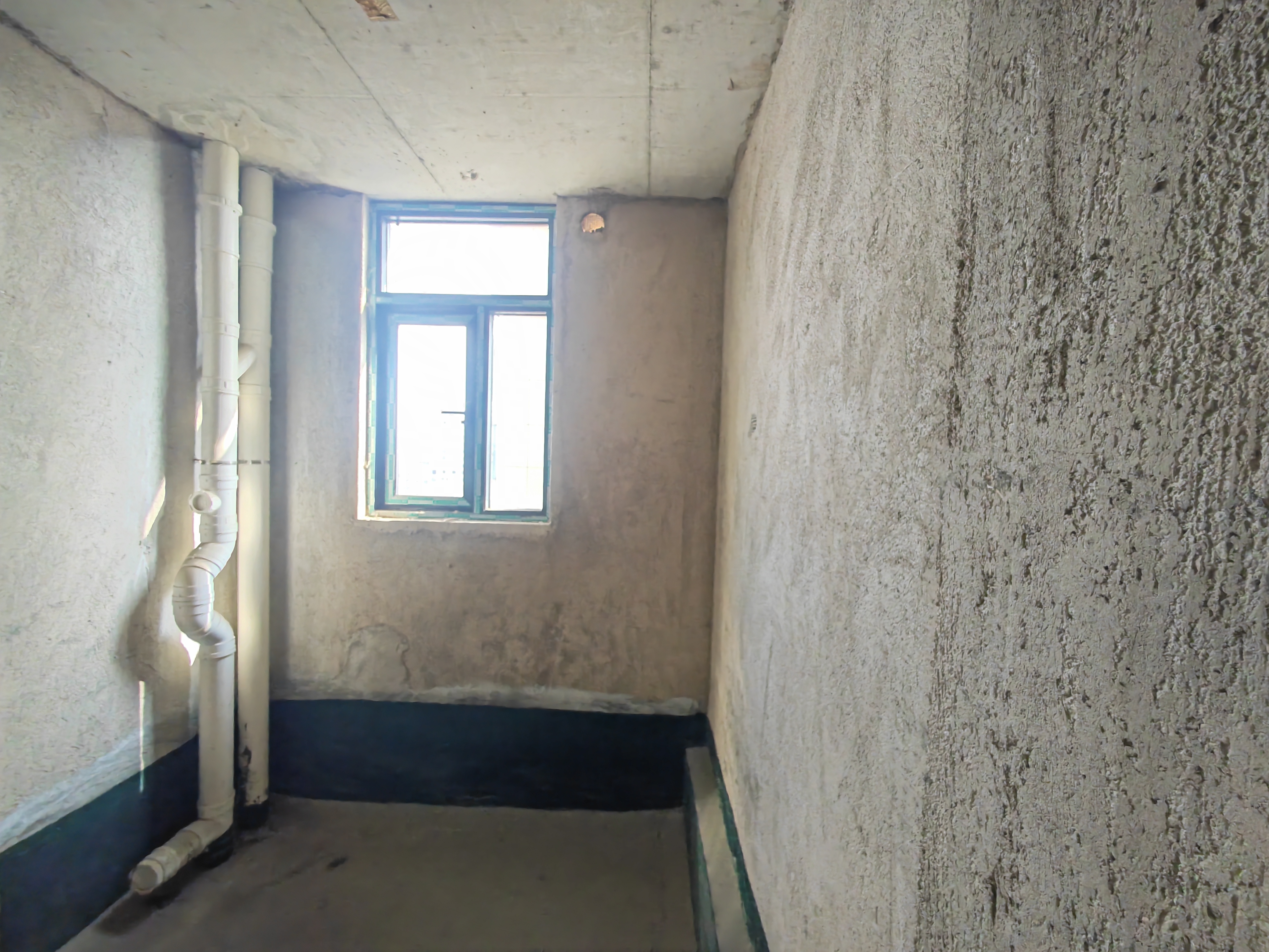 万顺康庭  4室2厅2卫    62.8万客厅