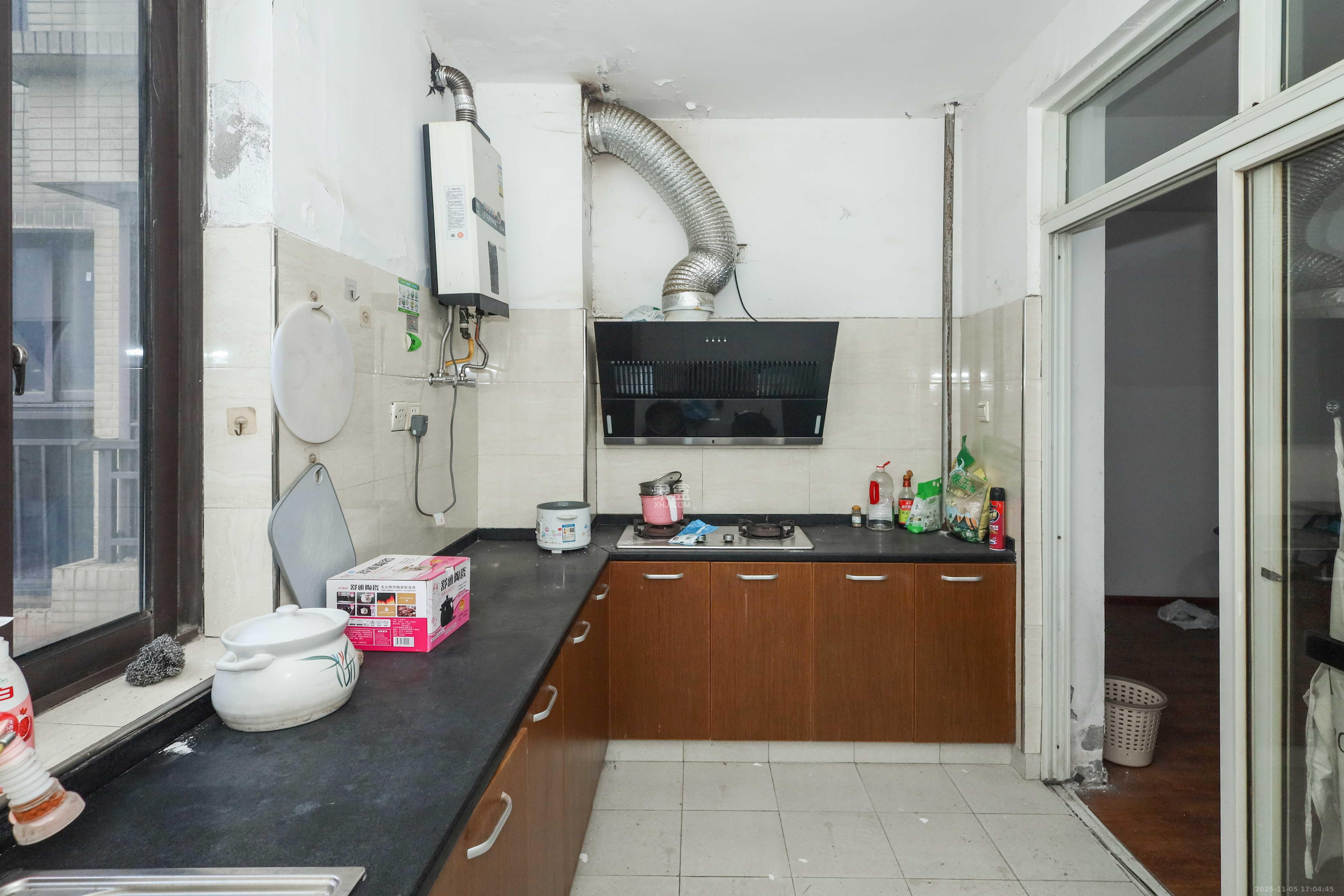 保利麓谷林语E区  4室2厅1卫    95.0万厨房