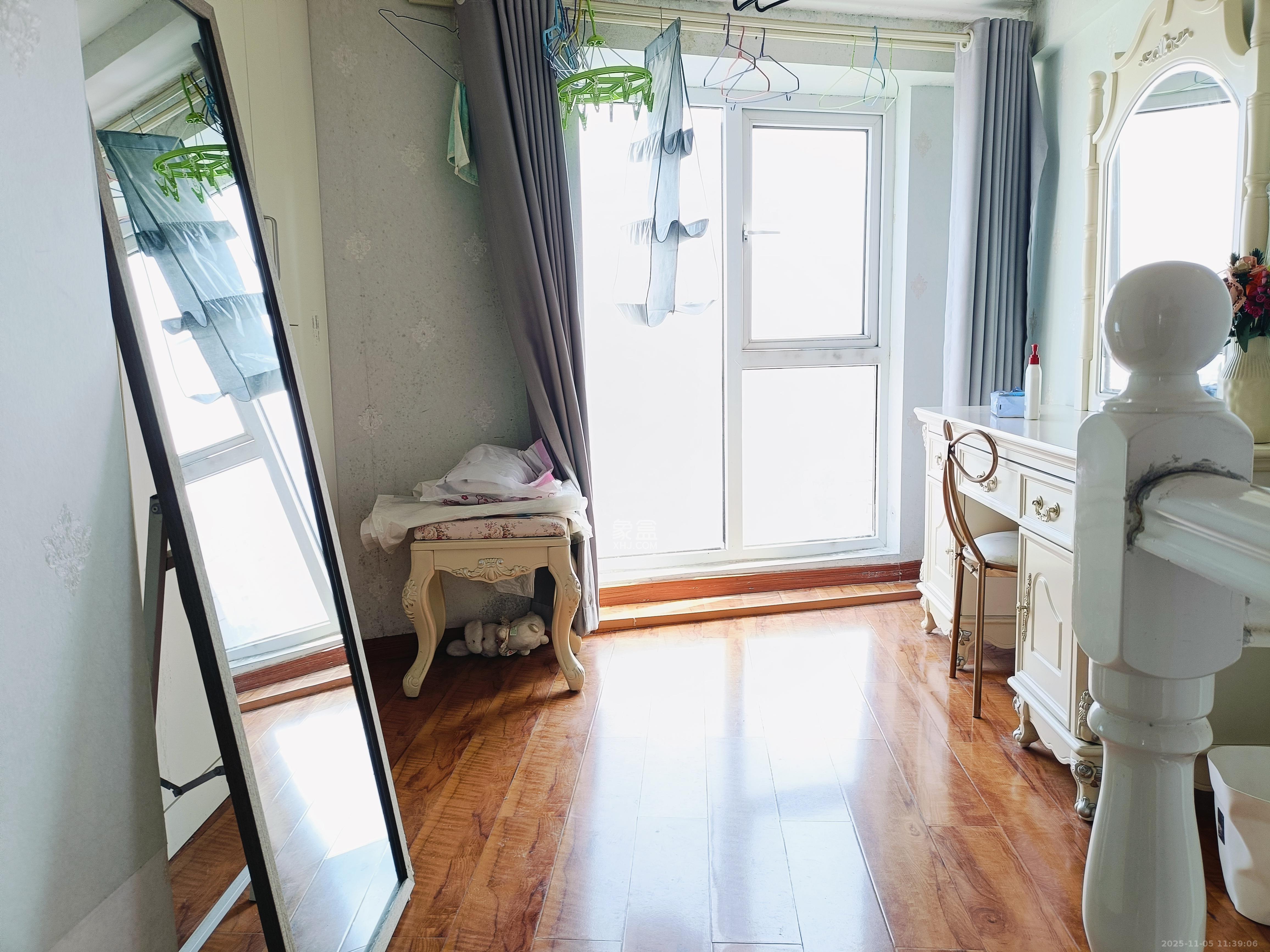 鸥波港湾  1室1厅1卫    2000.0元/月室内图