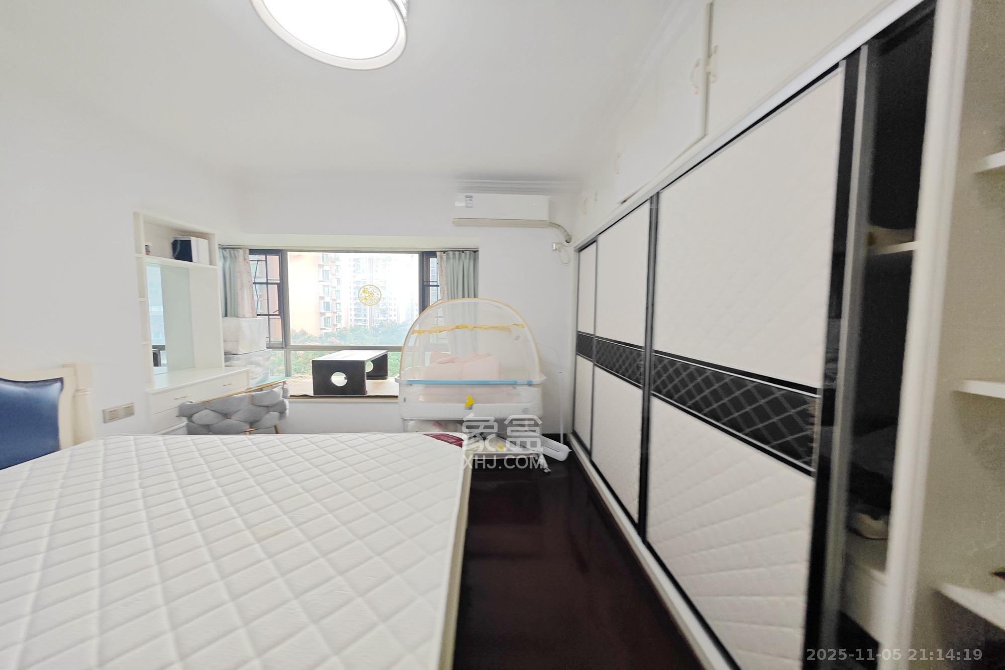 新城新世界一二三期  3室2厅2卫    125.0万卧室