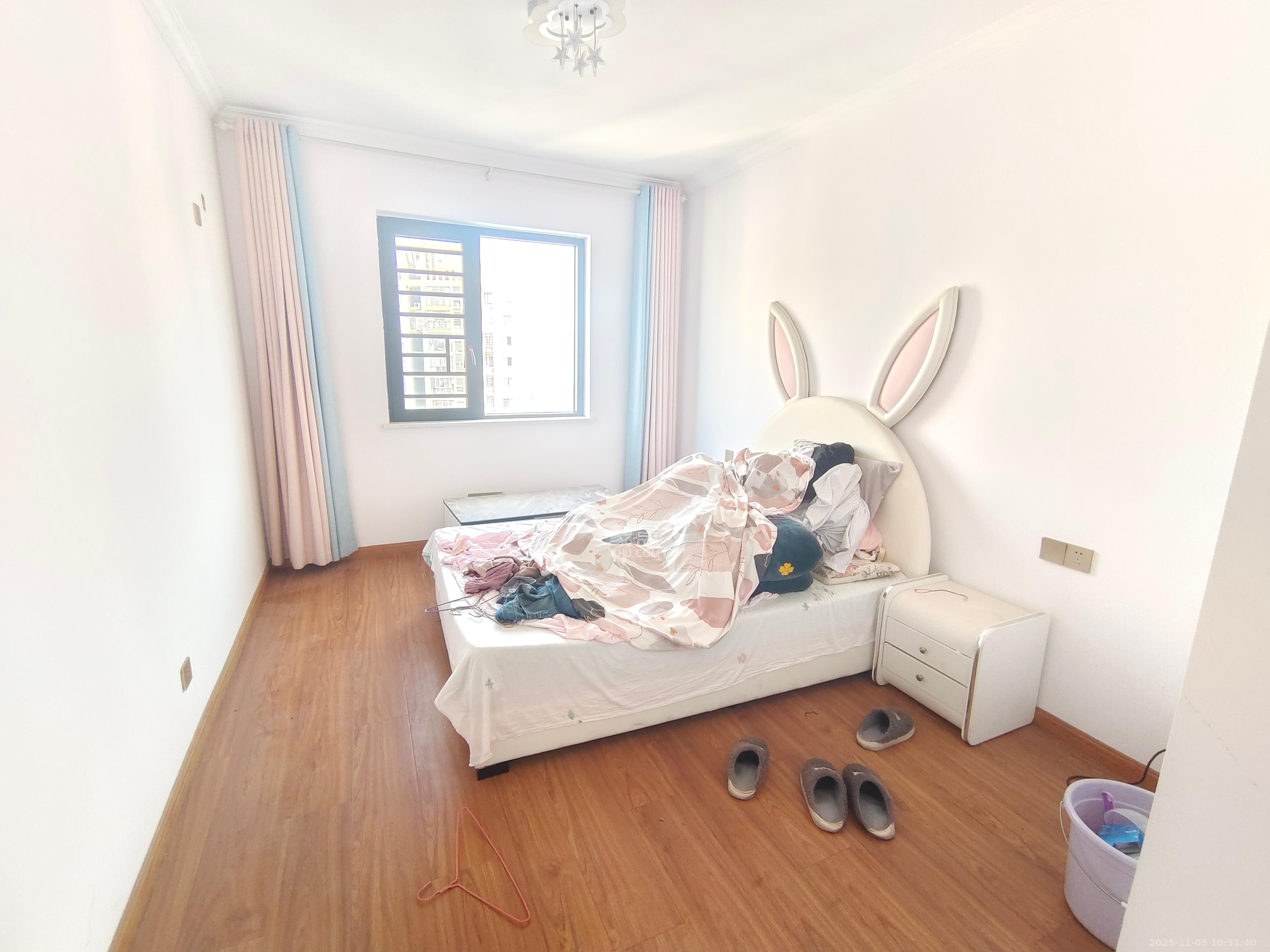 朝正美苑  4室1厅2卫    3500.0元/月室内图