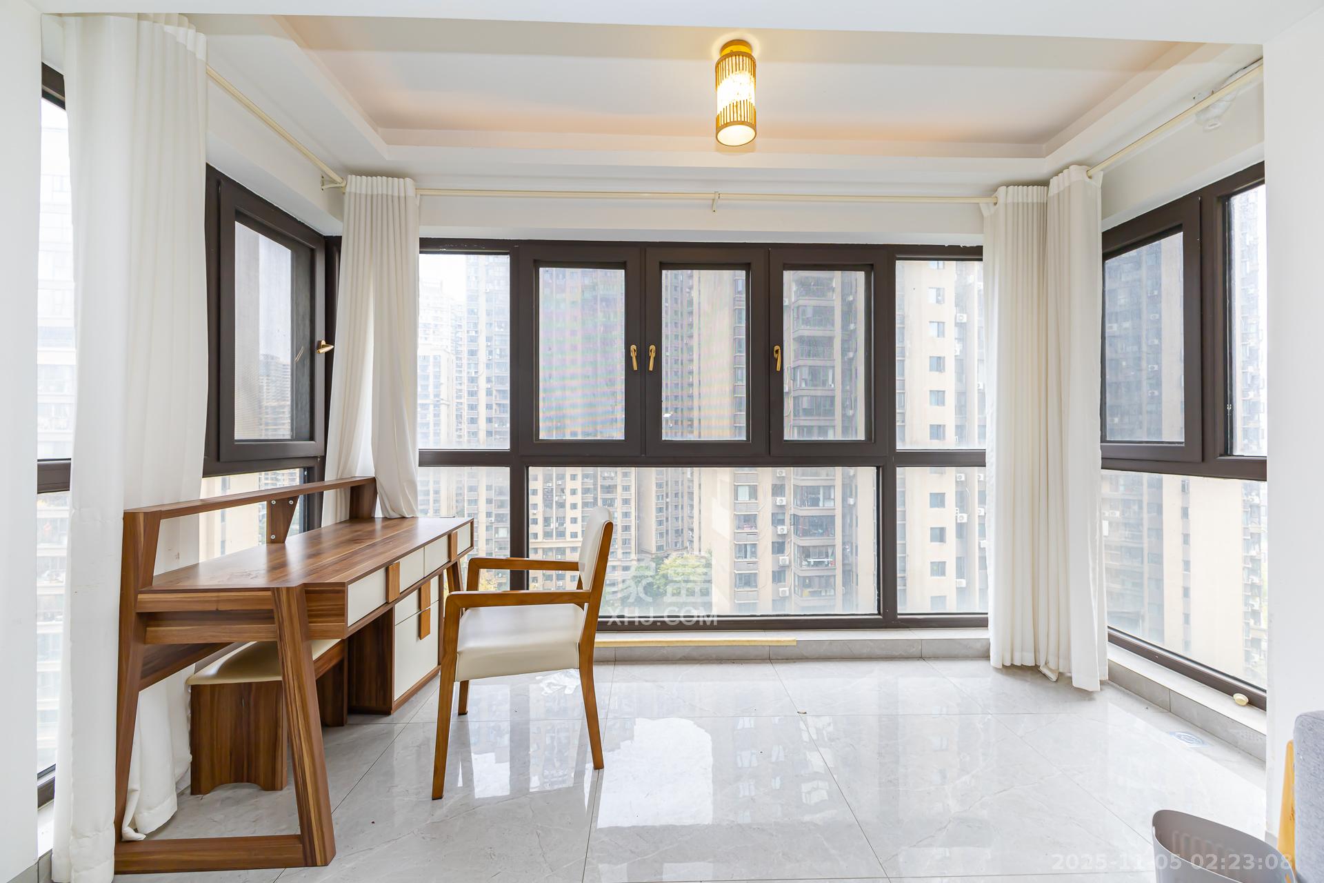 勤诚达境界城  4室2厅2卫    105.0万阳台