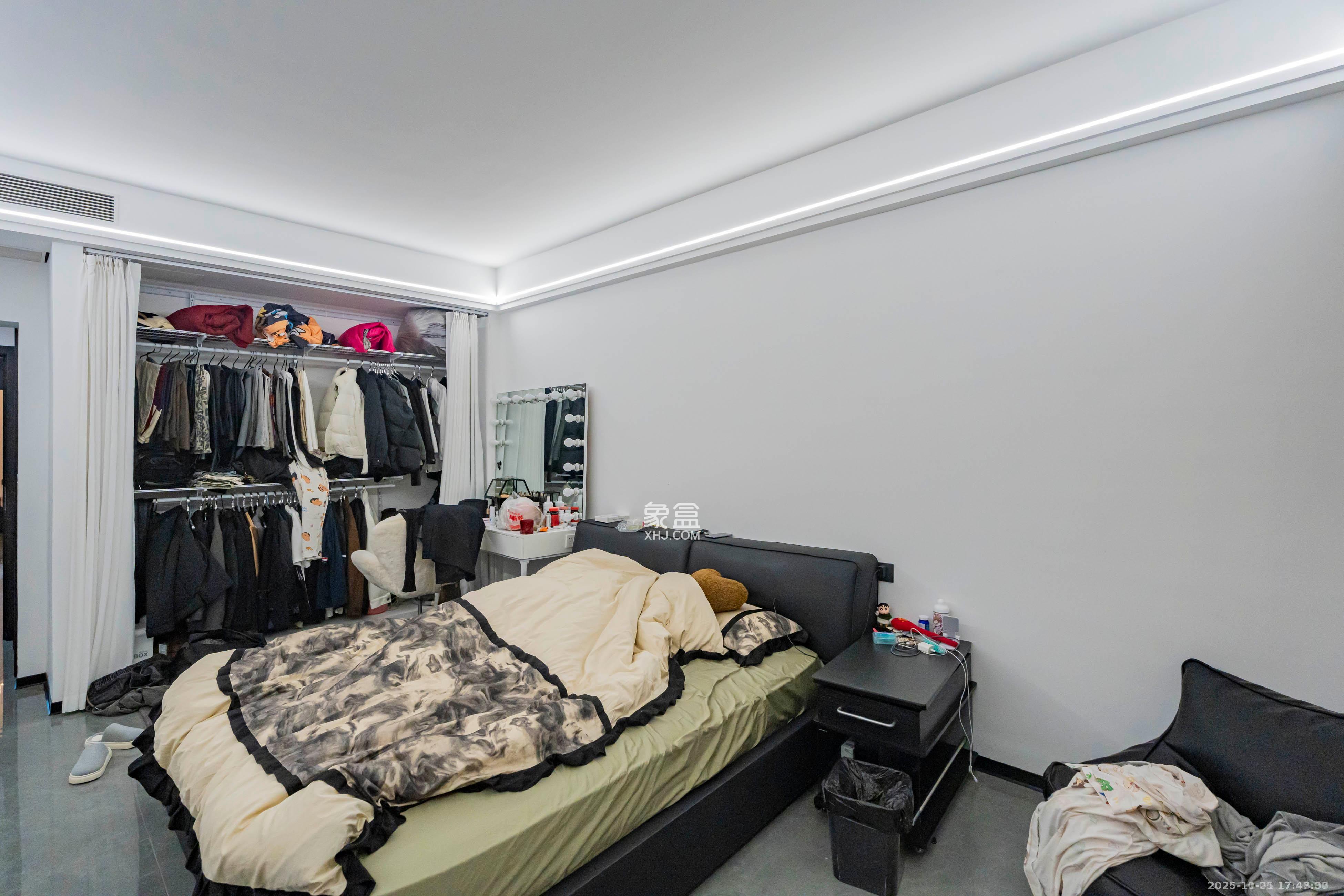 金色屋顶 3室2厅2卫 9900.0元/月 金色屋顶 3室2厅2卫 9900.0元/月室内图