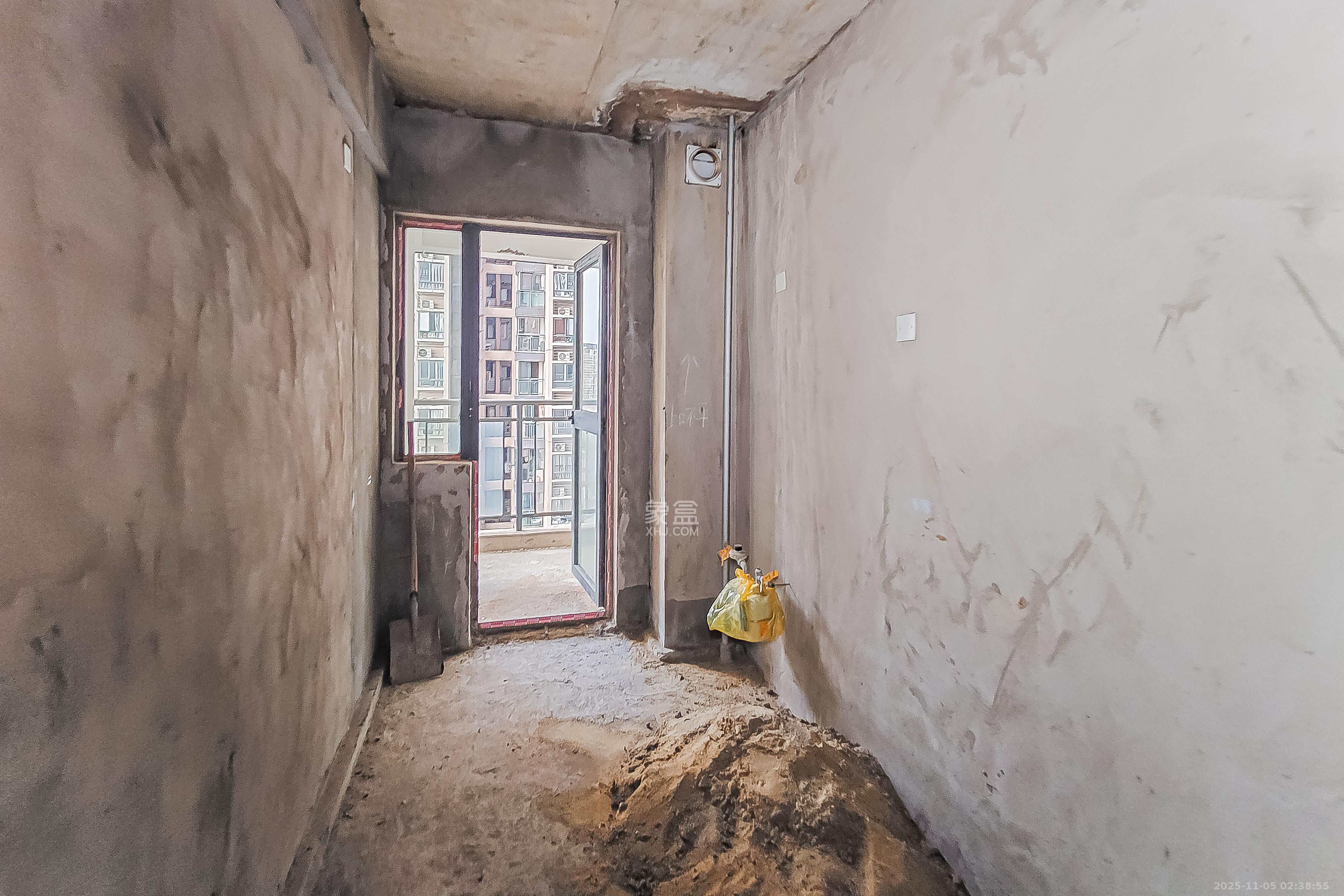 钱隆首府(福晟御园)  3室2厅2卫    115.0万厨房