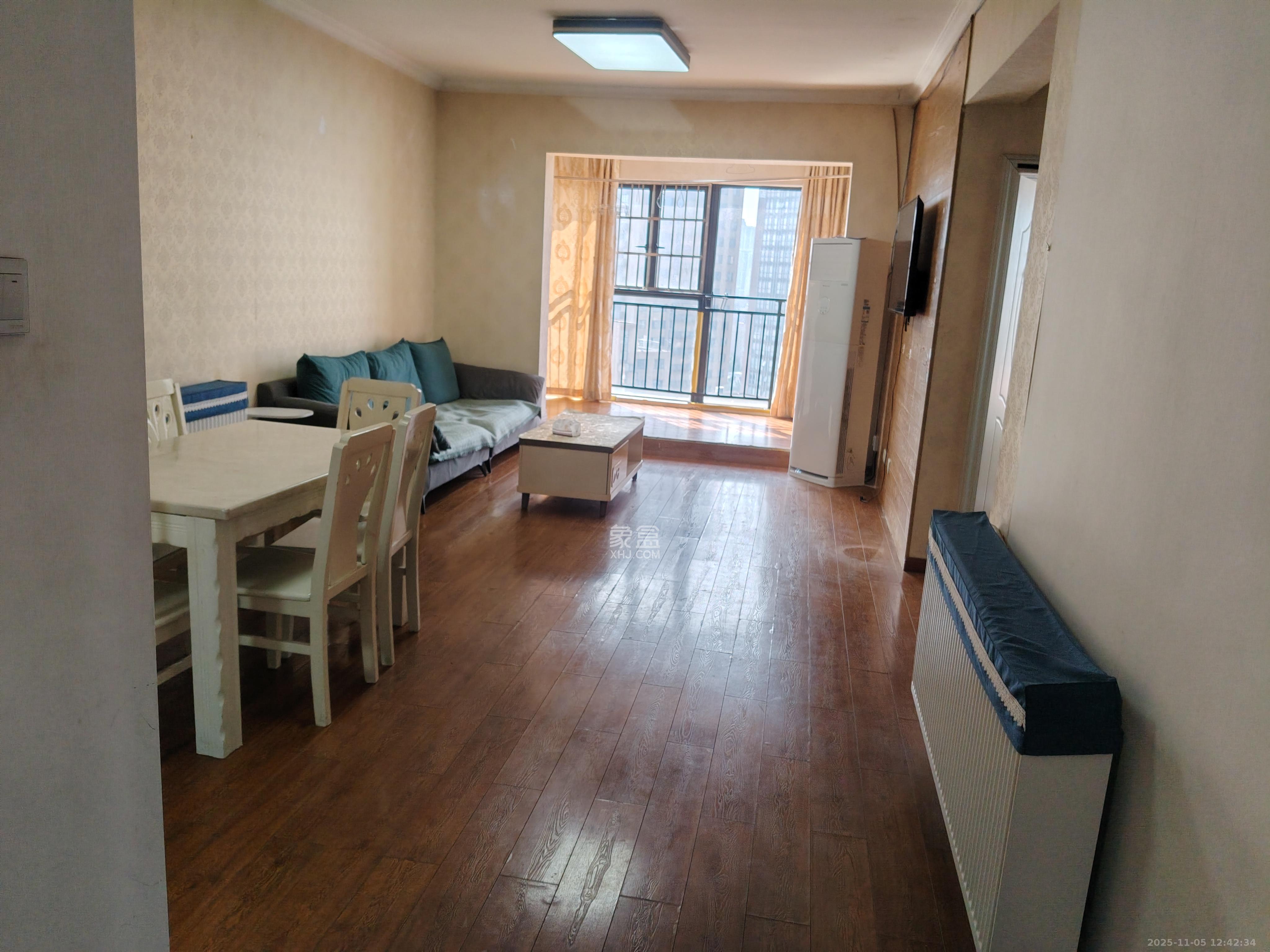 湘域熙岸  1室2厅1卫    2500.0元/月