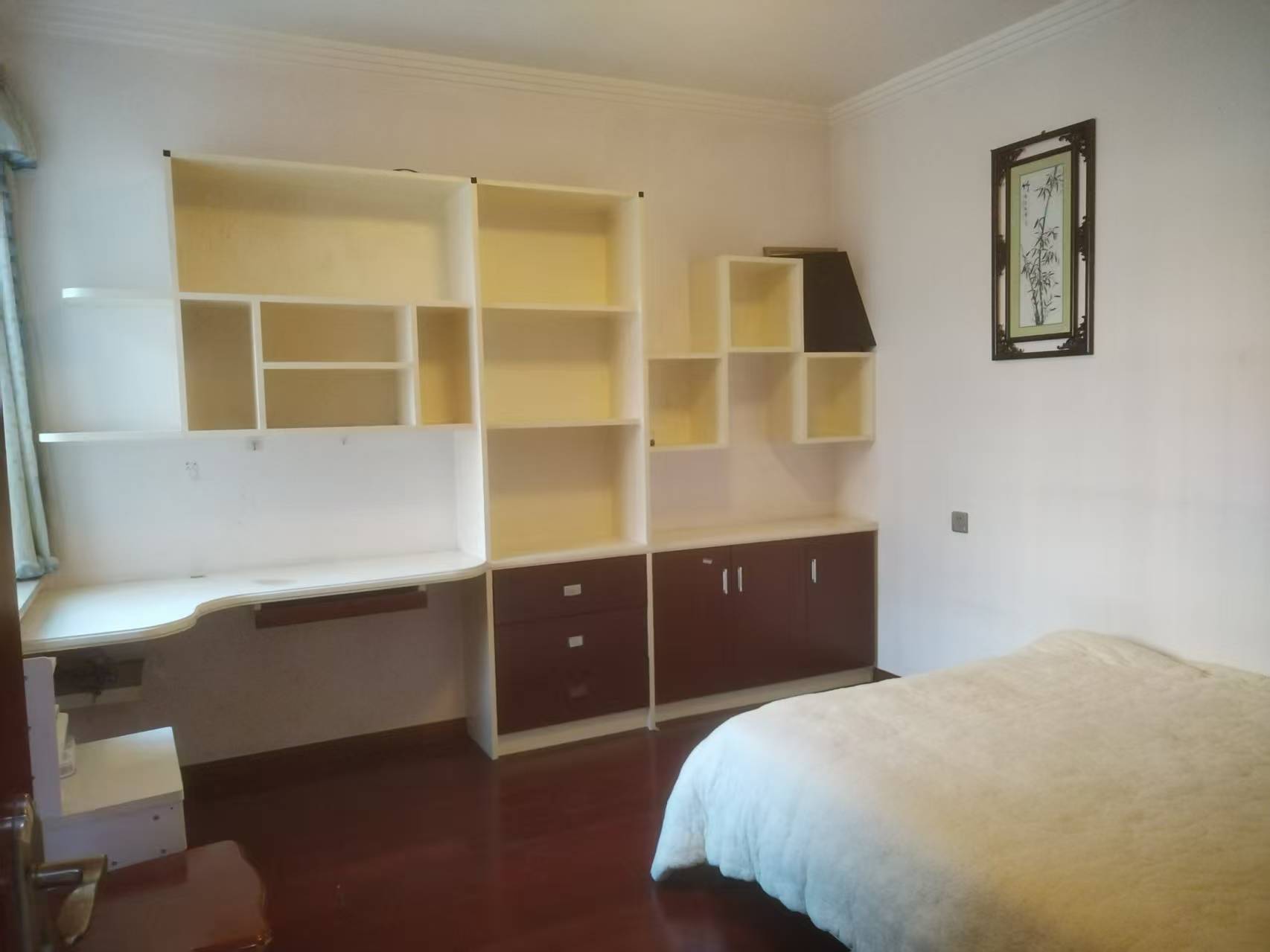 梓怡华府  3室2厅2卫    1800.0元/月室内图