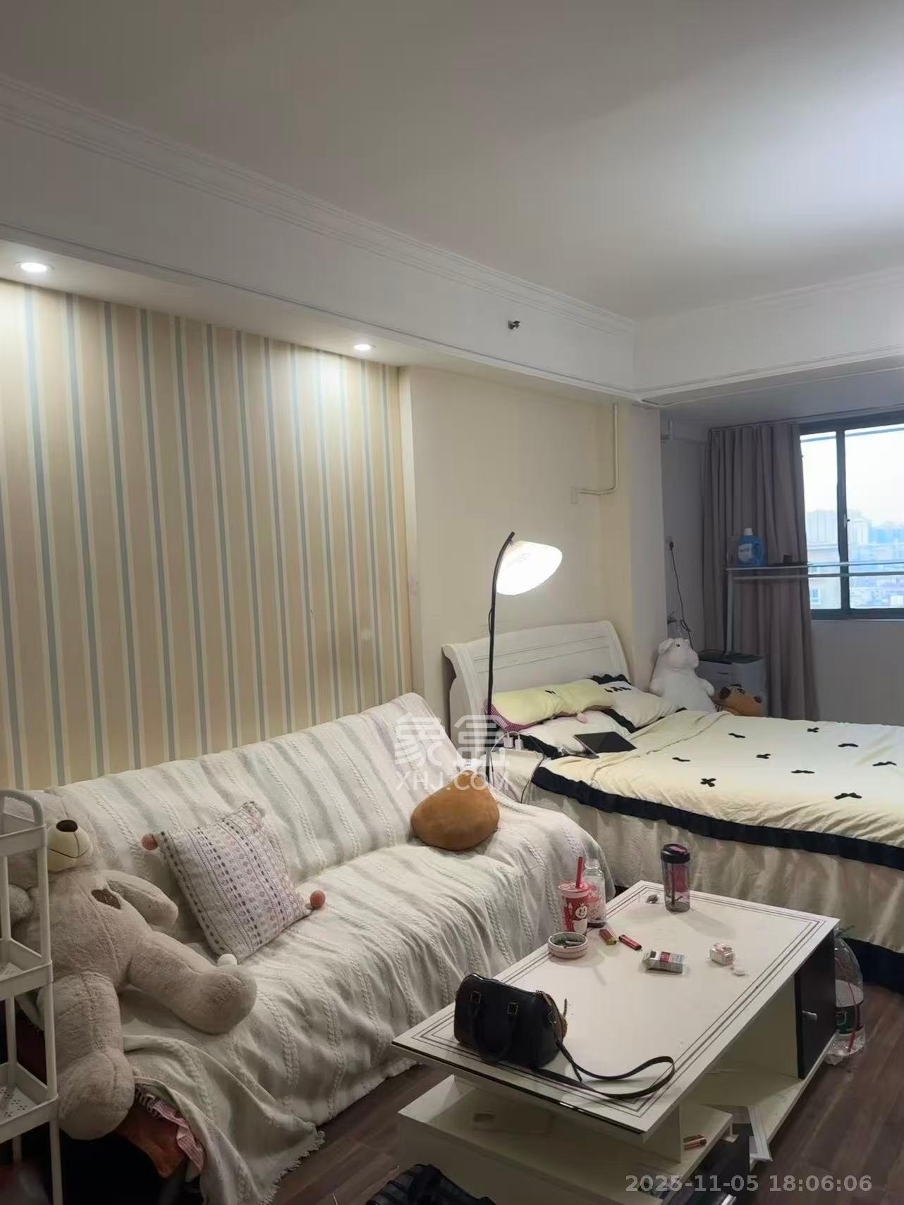 东方银座(东方摩卡) 1室1厅1卫 1400.0元/月 东方银座(东方摩卡) 1室1厅1卫 1400.0元/月室内图