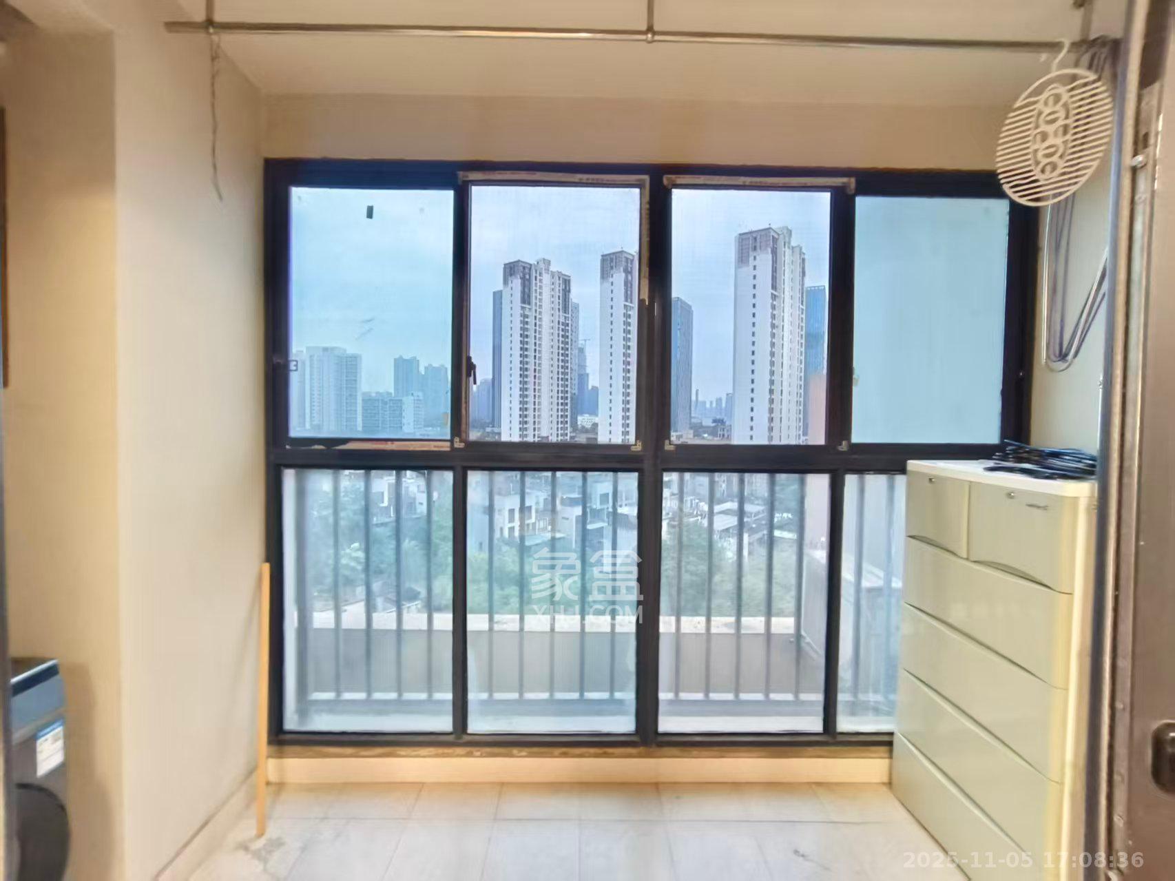 万科城 3室2厅1卫 2500.0元/月 万科城 3室2厅1卫 2500.0元/月室内图