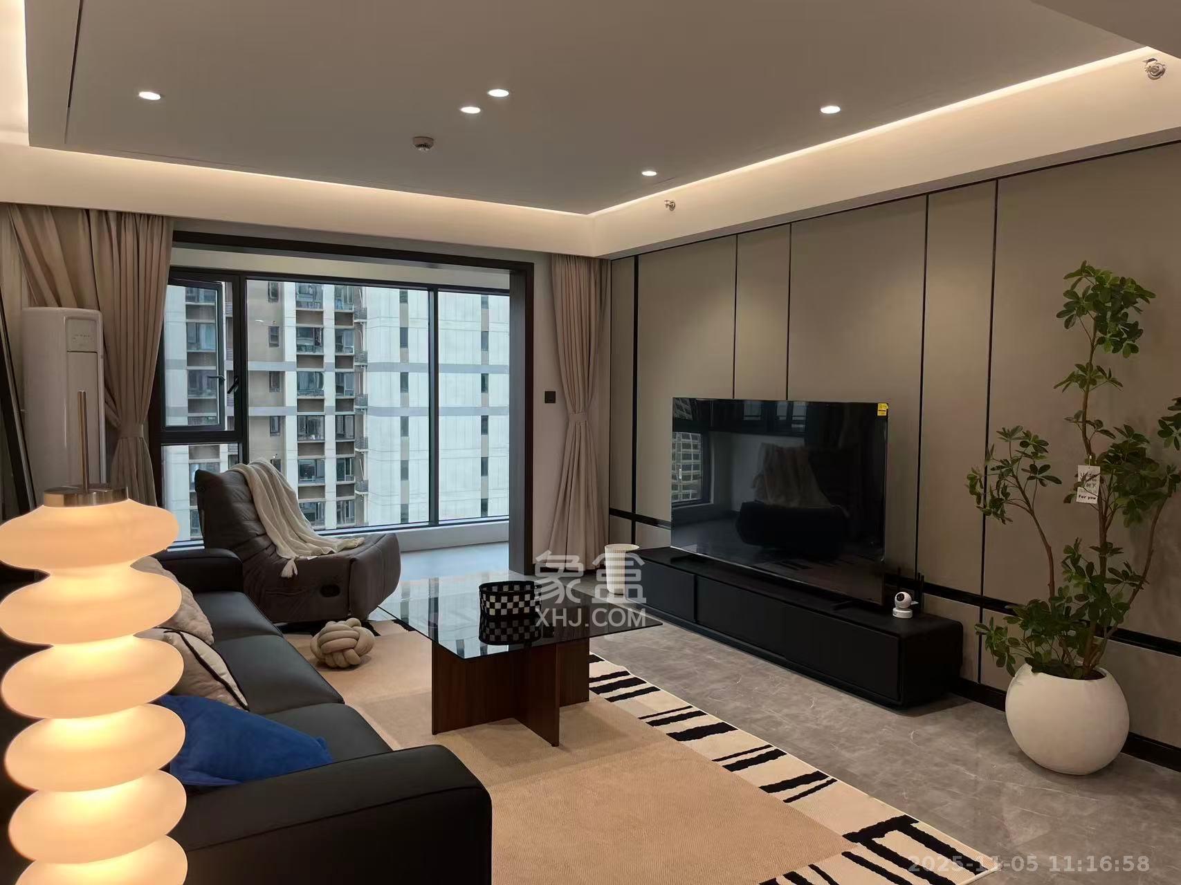 卓越中寰 4室2厅2卫 6800.0元/月 卓越中寰 4室2厅2卫 6800.0元/月室内图