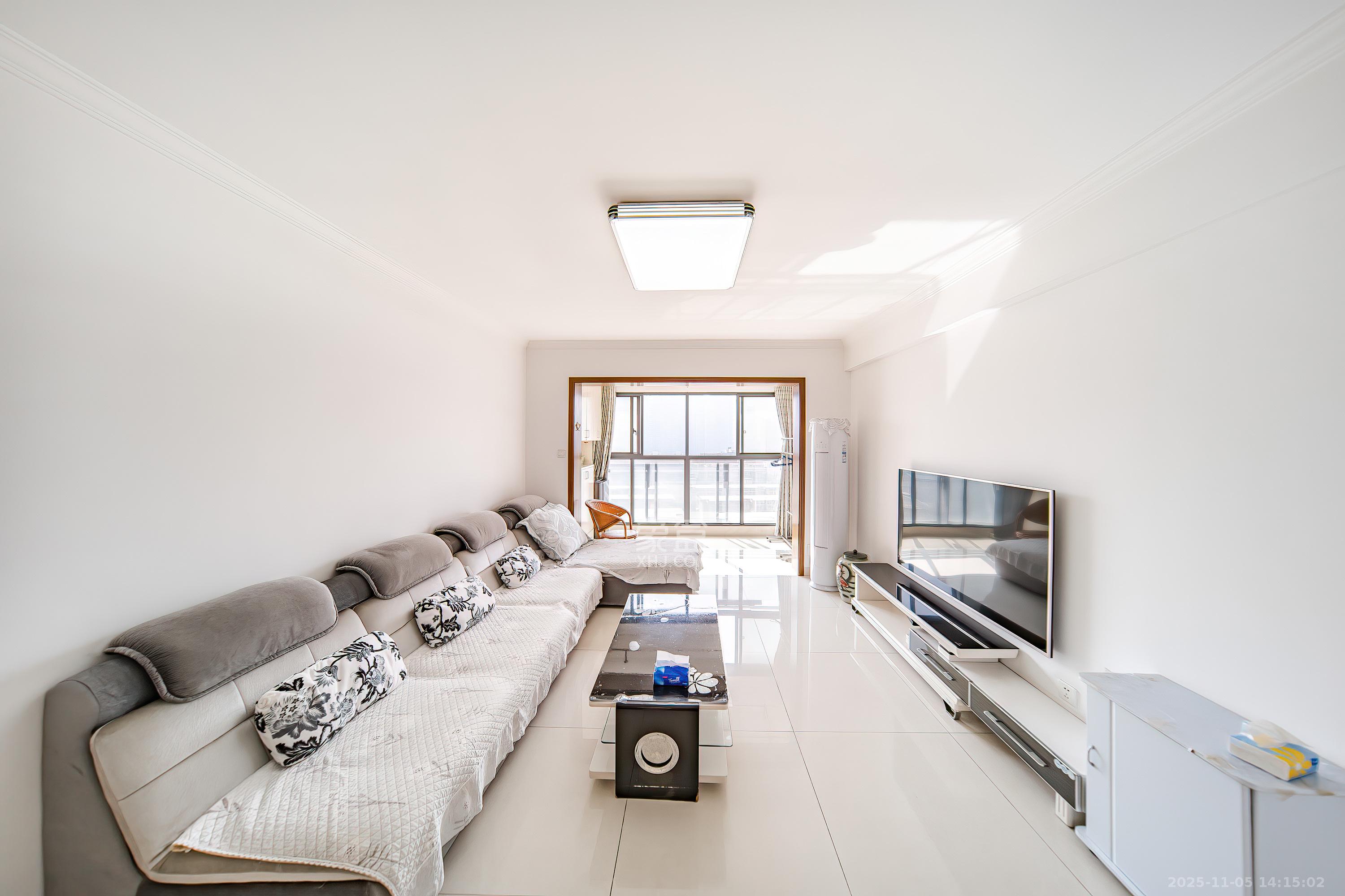 香江锦城  3室2厅1卫    125.0万