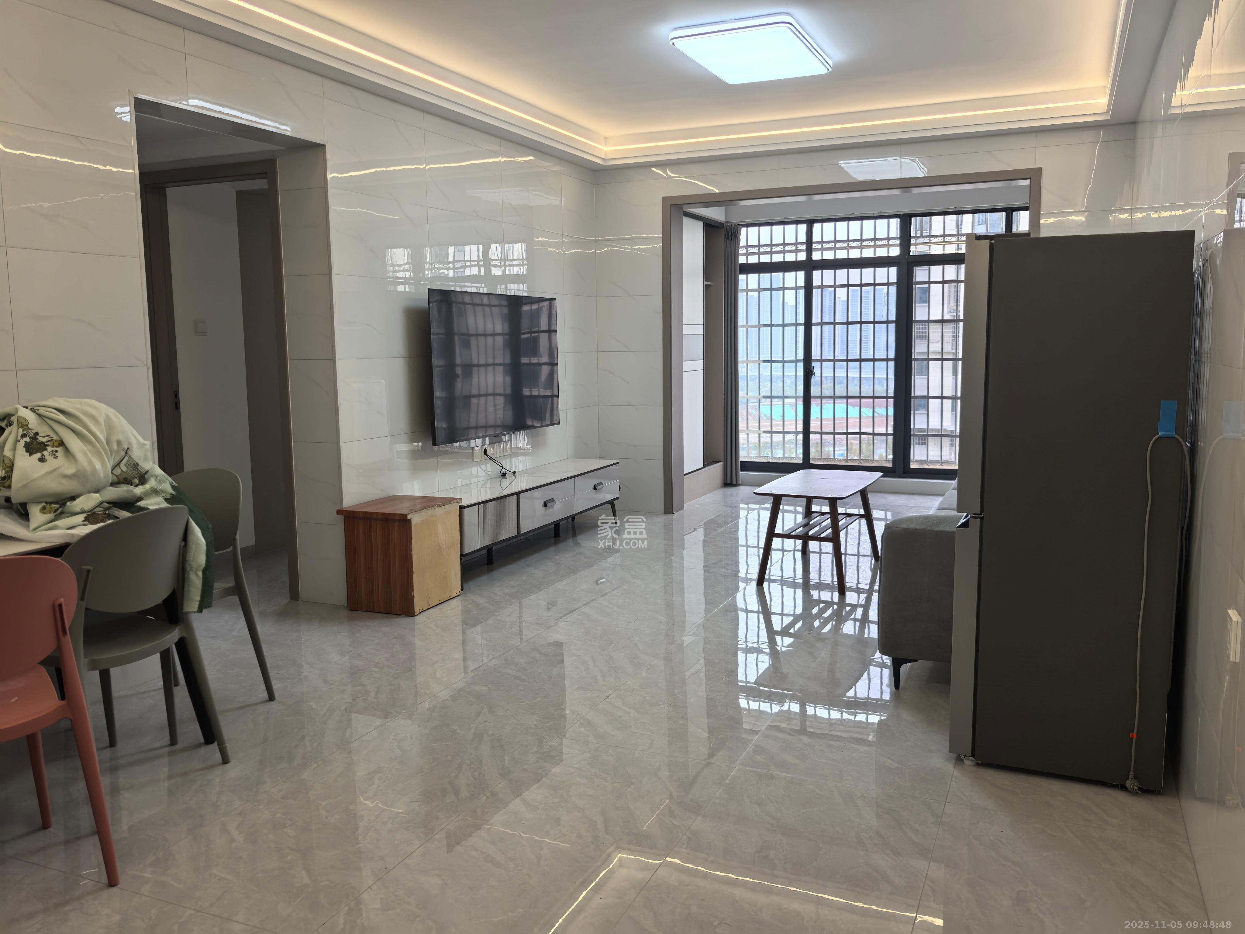 和景家园二期  2室1厅1卫    1800.0元/月室内图