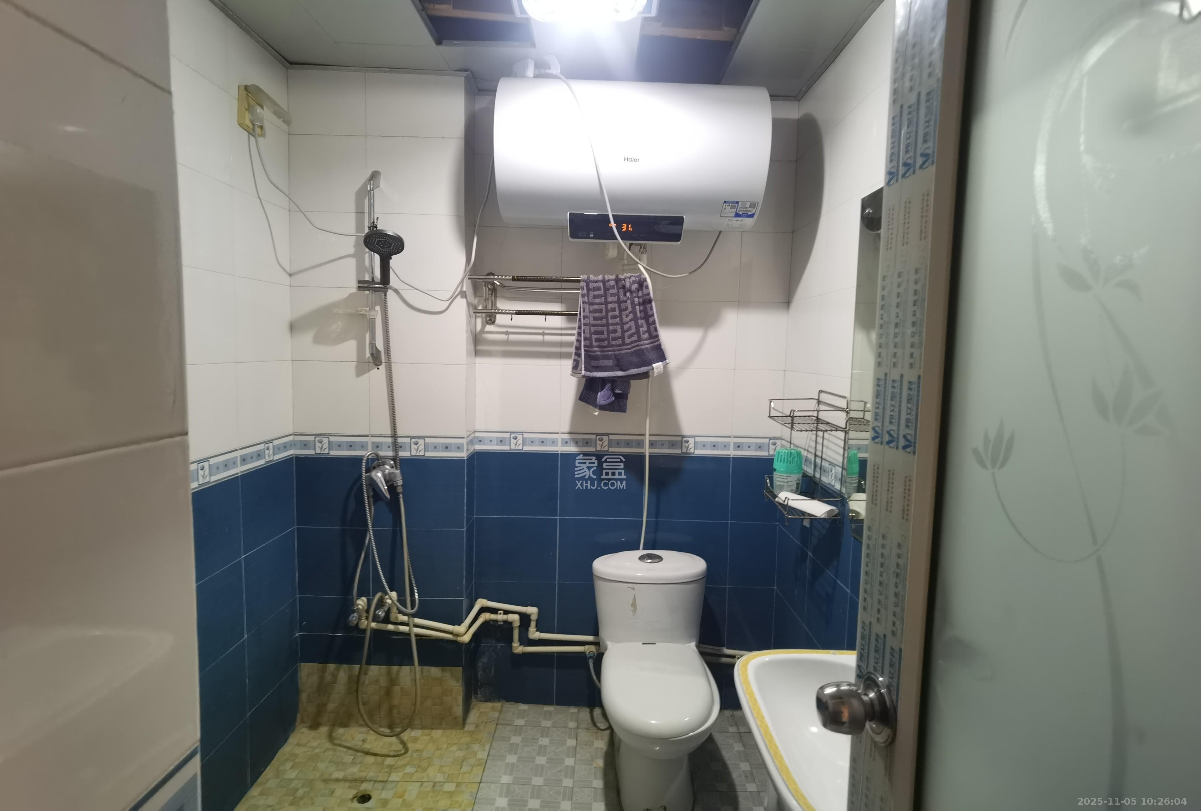 楚天家园  3室2厅2卫    1800.0元/月室内图