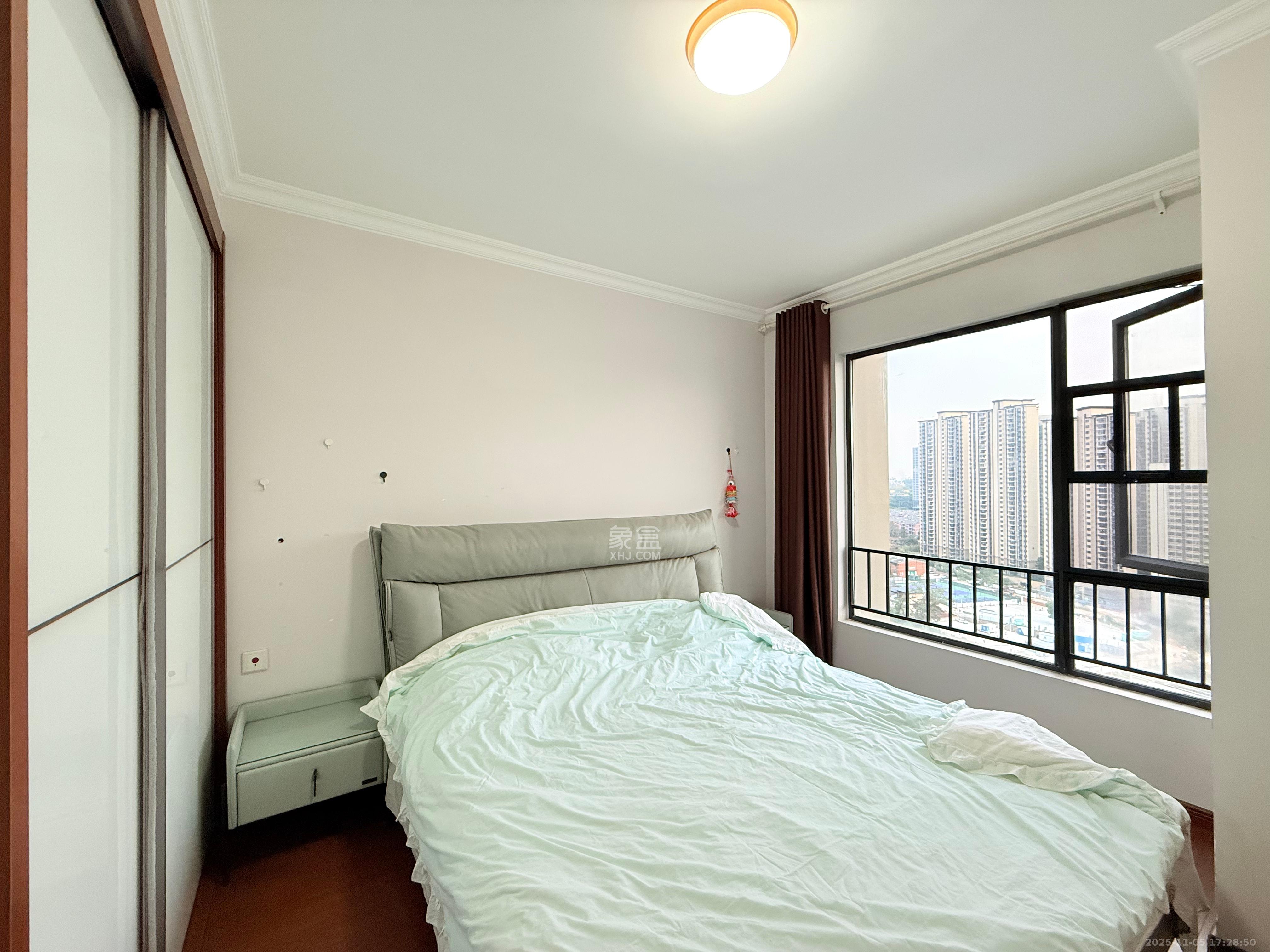 万科金域华府三四期 2室2厅1卫 2400.0元/月 万科金域华府三四期 2室2厅1卫 2400.0元/月室内图