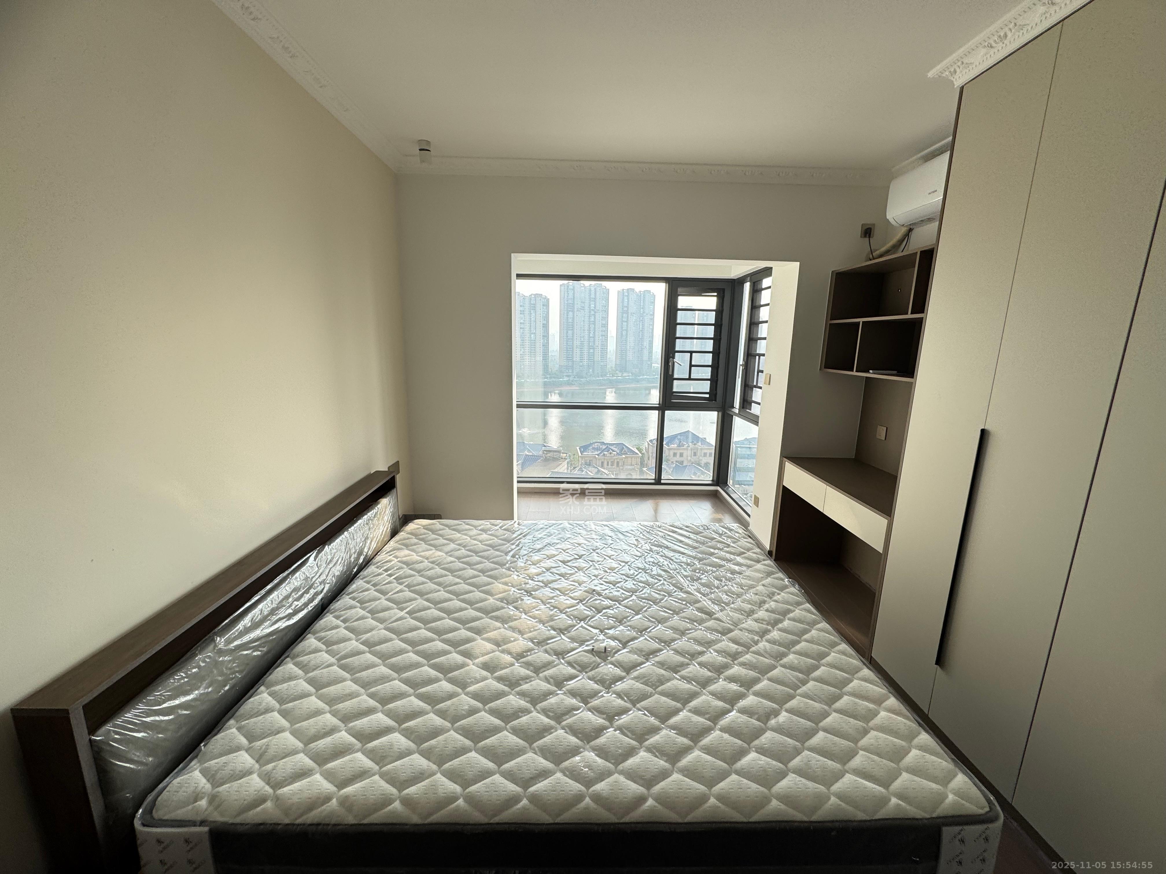 金辉优步湖畔  4室2厅2卫    2600.0元/月室内图