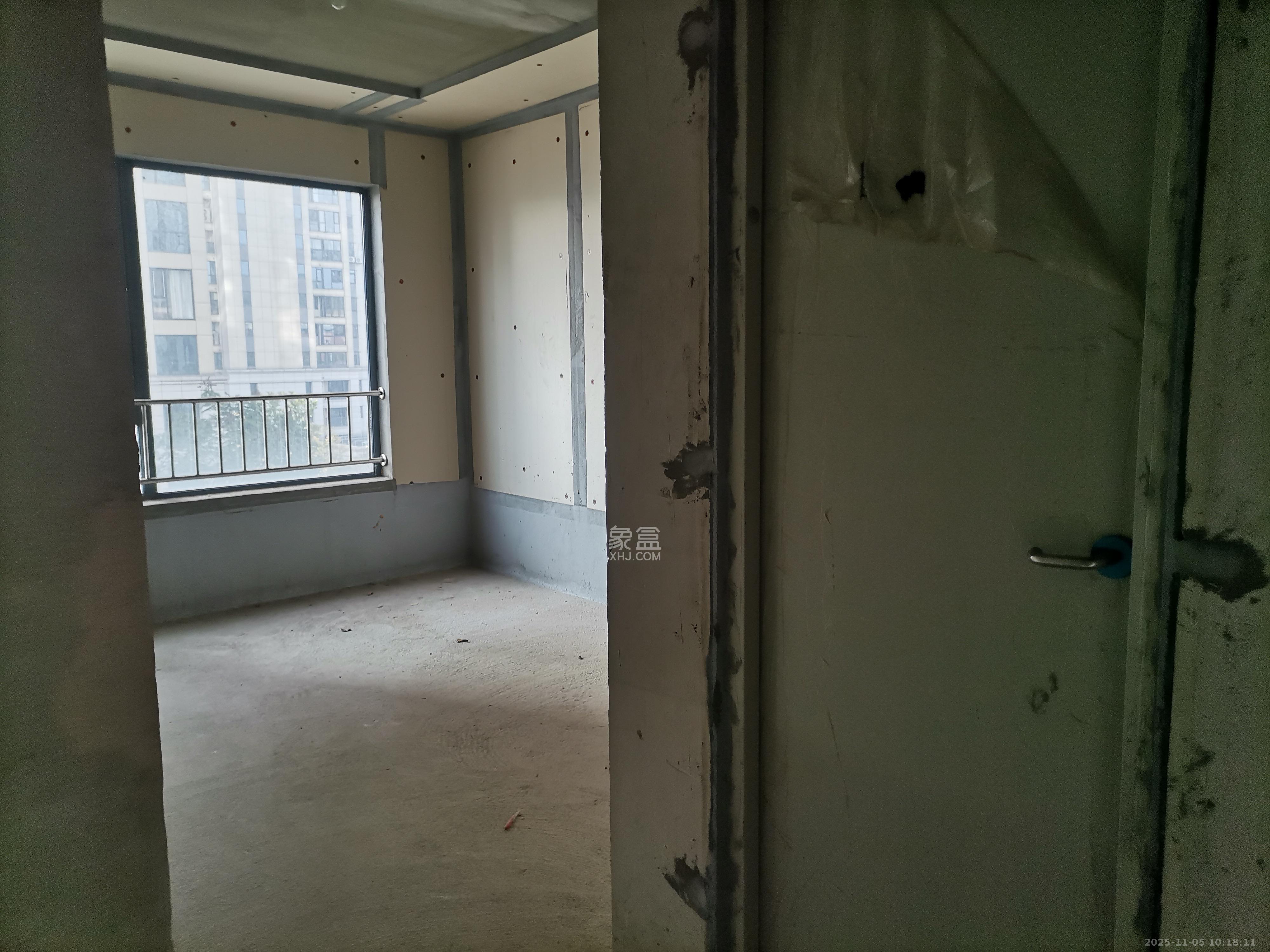 秀峰一品  1室0厅0卫    1500.0元/月室内图