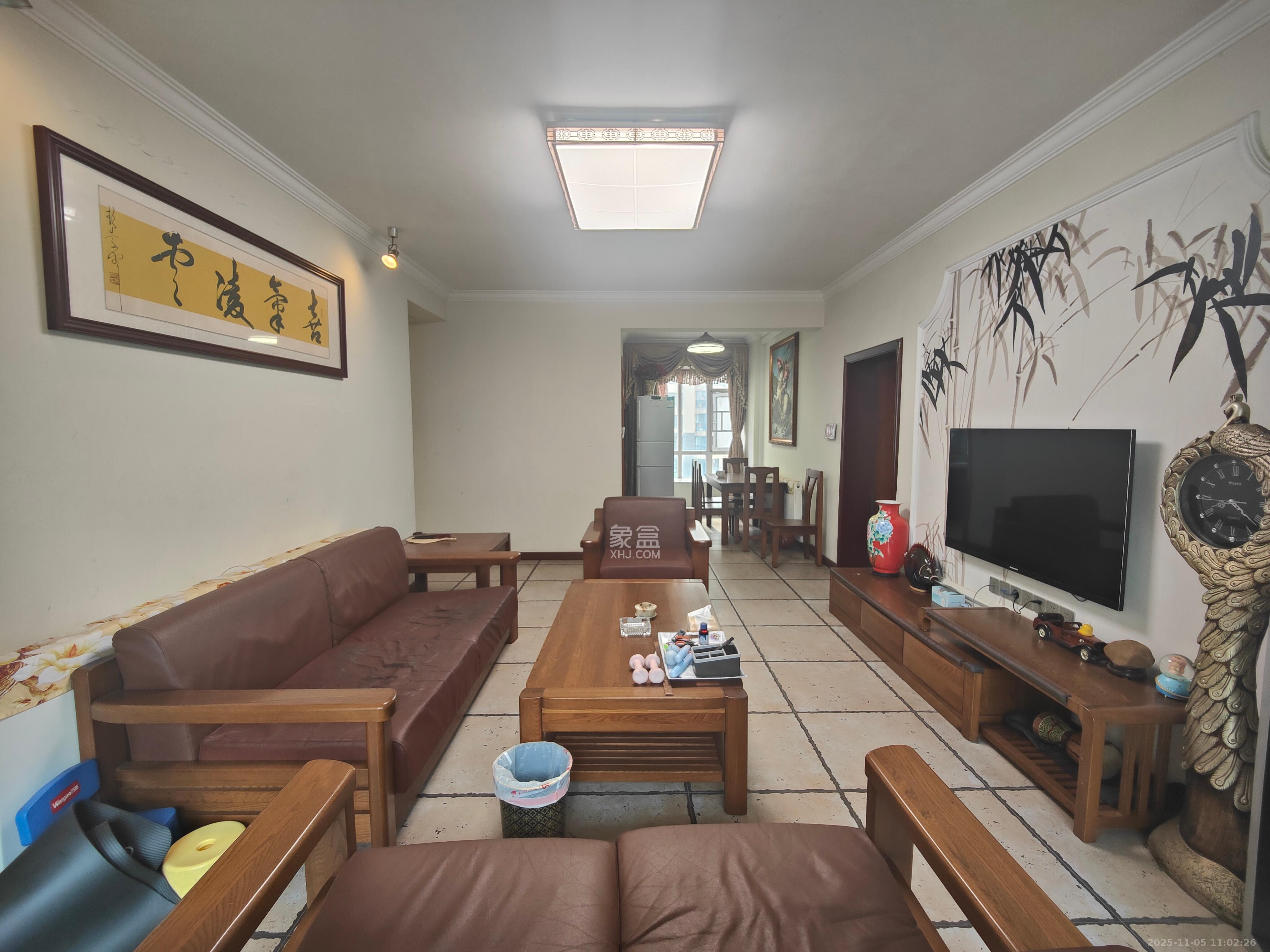 泊爱蓝湾  4室2厅2卫    3200.0元/月室内图