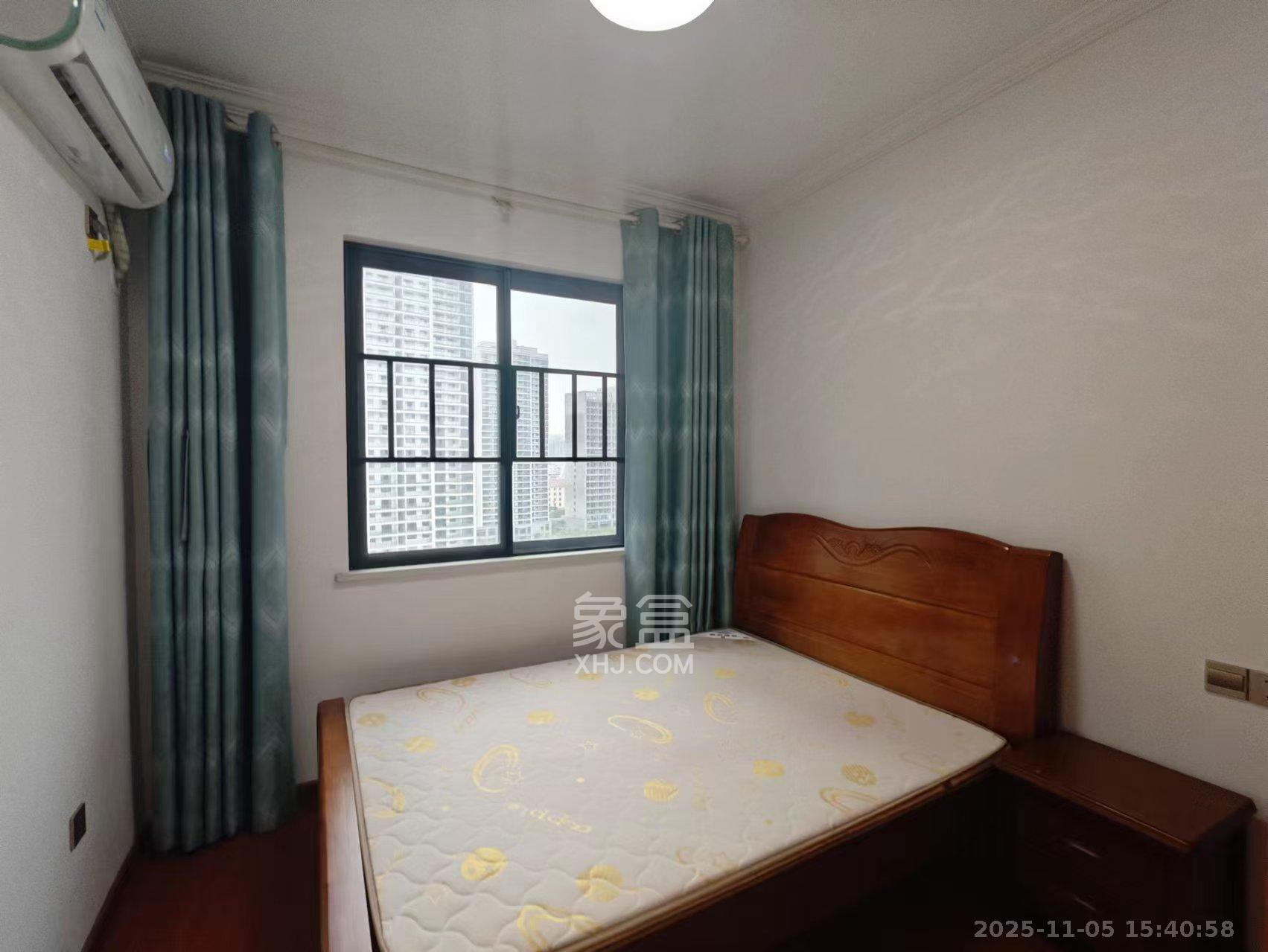 洋湖时代  4室2厅2卫    2800.0元/月室内图