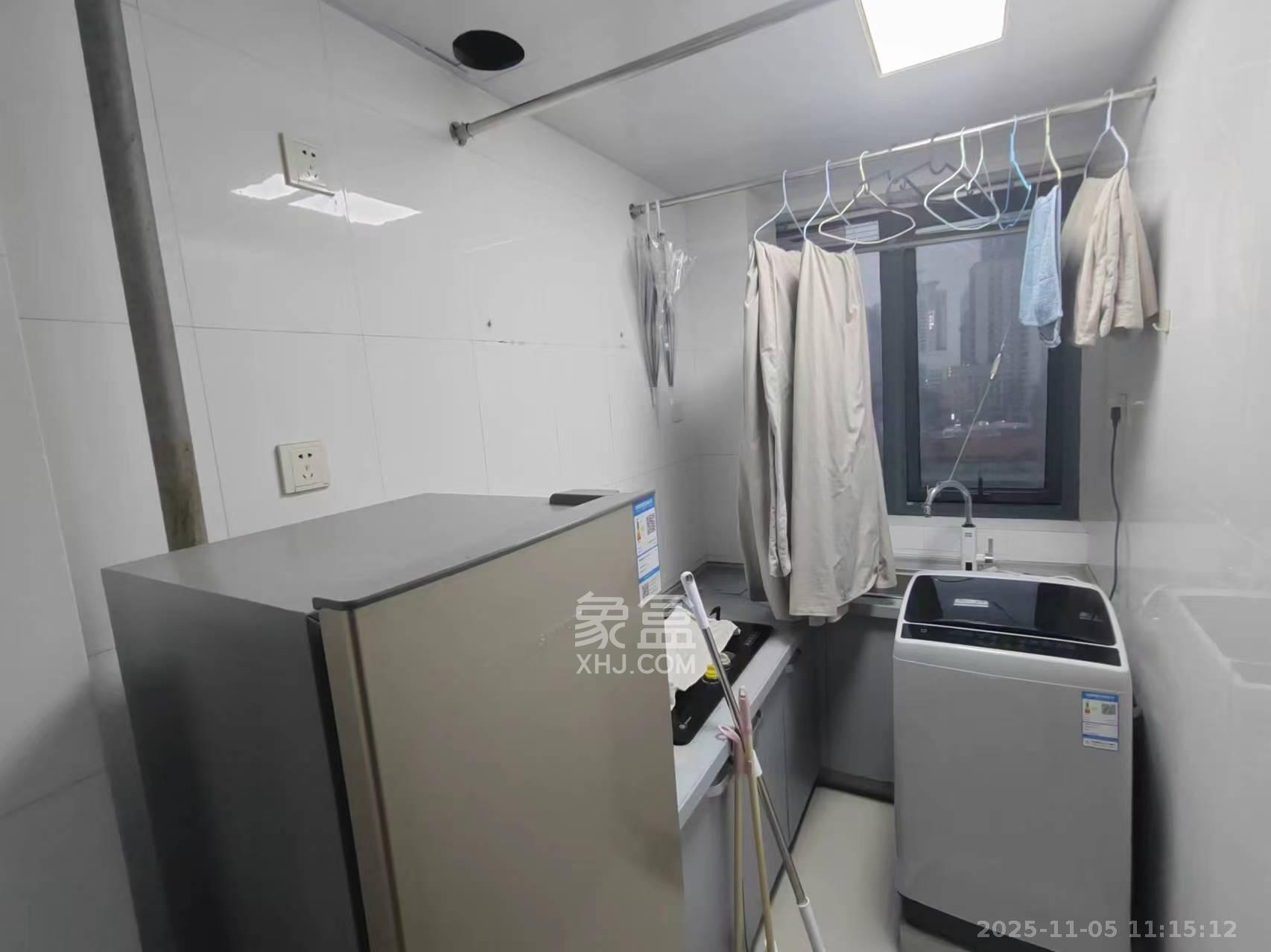 中天广场  1室1厅1卫    1800.0元/月室内图