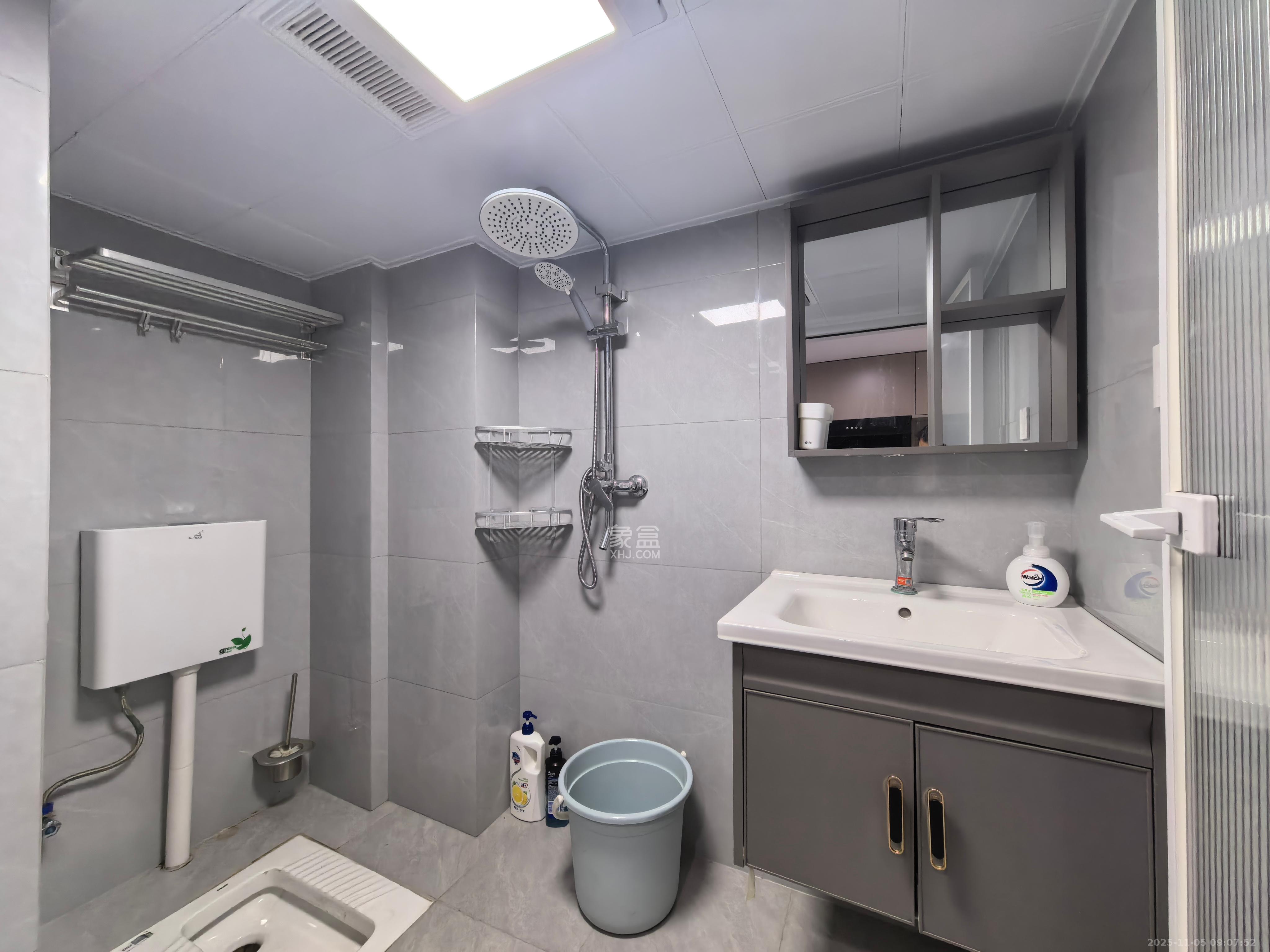 中交广场公寓 1室1厅1卫 2000.0元/月 中交广场公寓 1室1厅1卫 2000.0元/月室内图