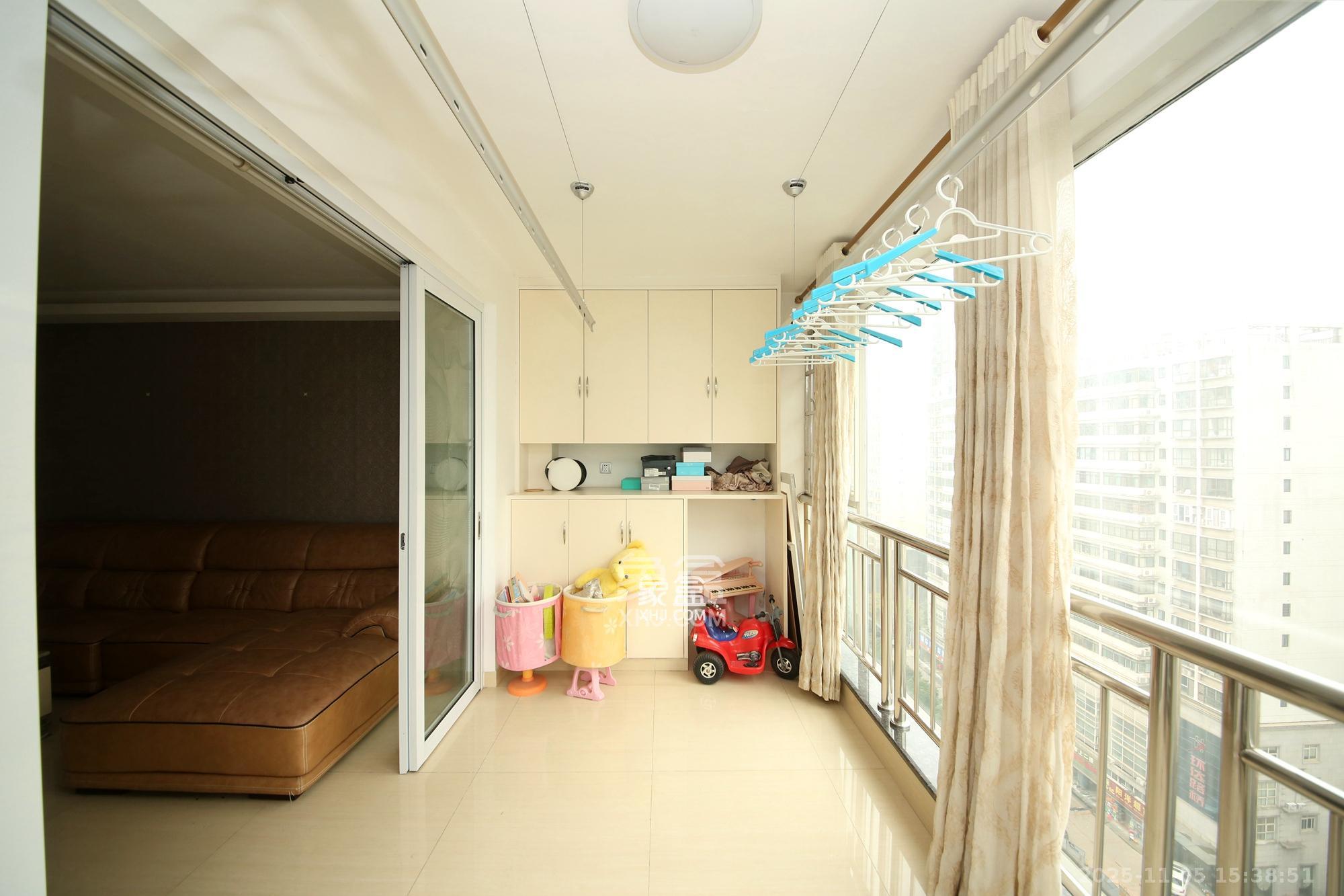 君临青园花都 3室2厅2卫 2700.0元/月 君临青园花都 3室2厅2卫 2700.0元/月室内图