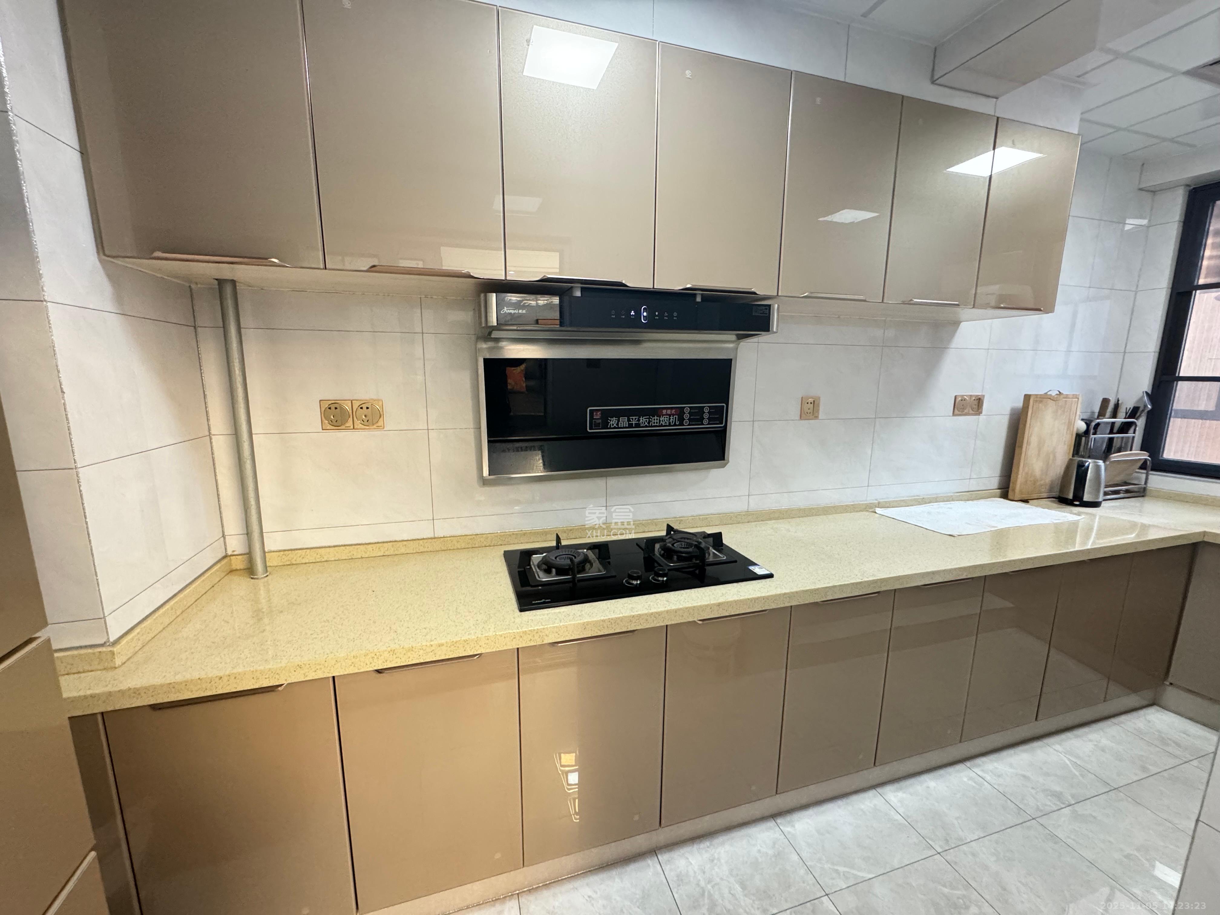 上园商住小区  3室2厅1卫    3500.0元/月室内图