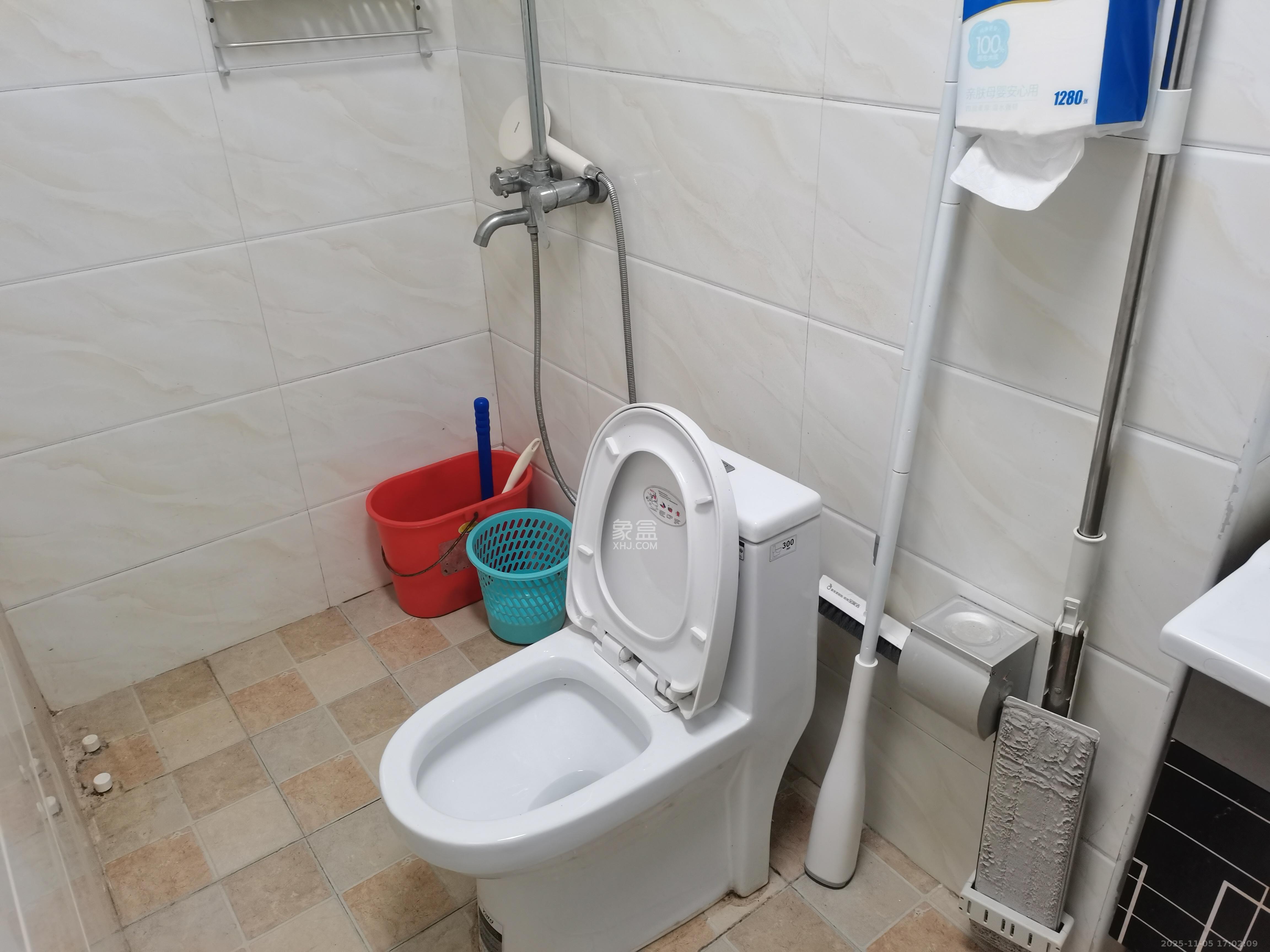 怡海星城  1室1厅1卫    900.0元/月室内图