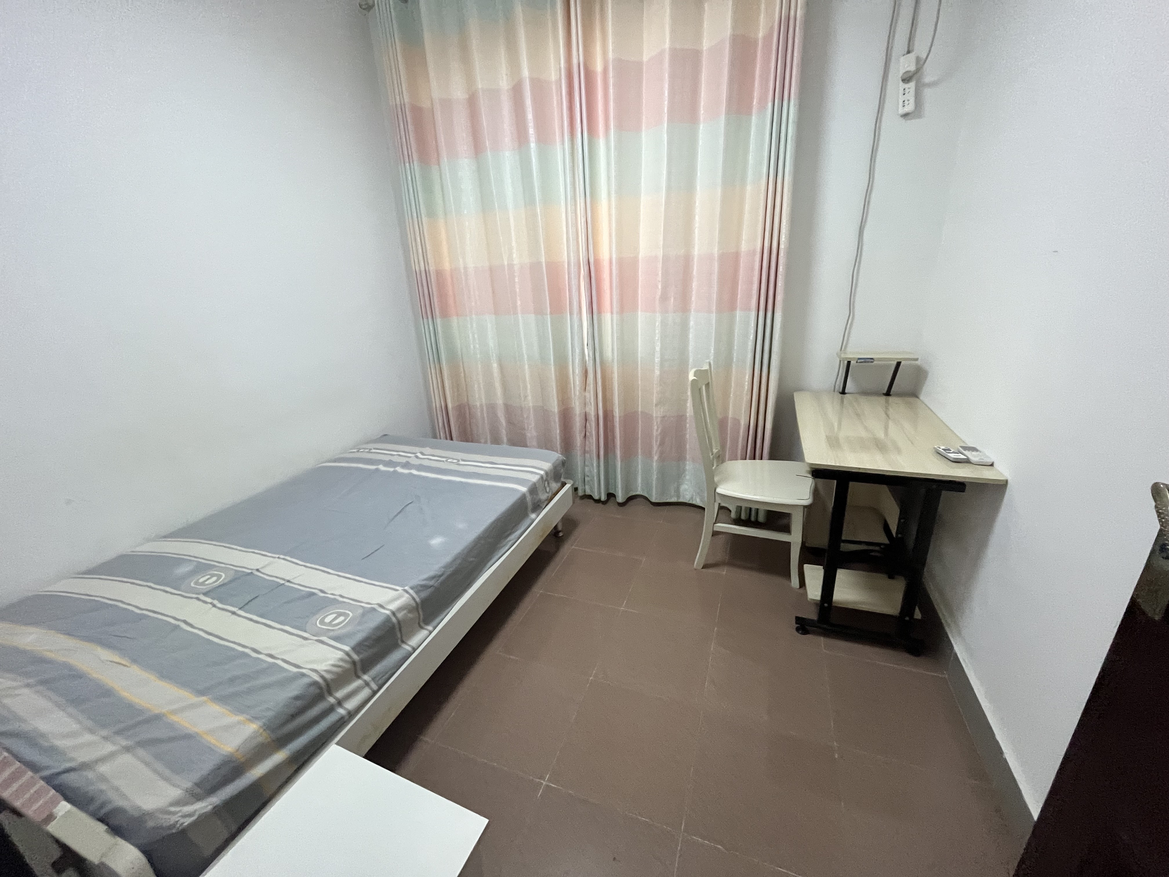 金贸小区 3室2厅1卫 2300.0元/月 金贸小区 3室2厅1卫 2300.0元/月室内图