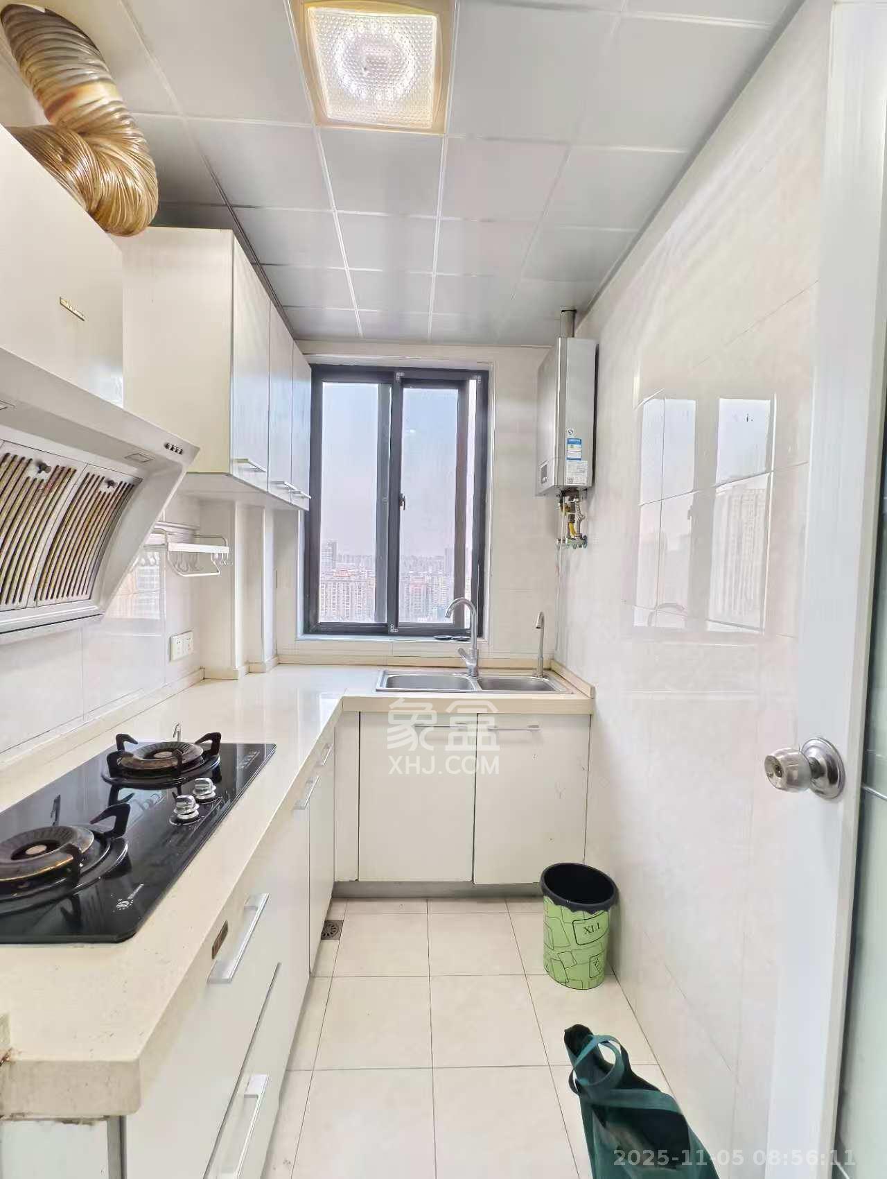 麓江春  2室2厅1卫    2700.0元/月室内图