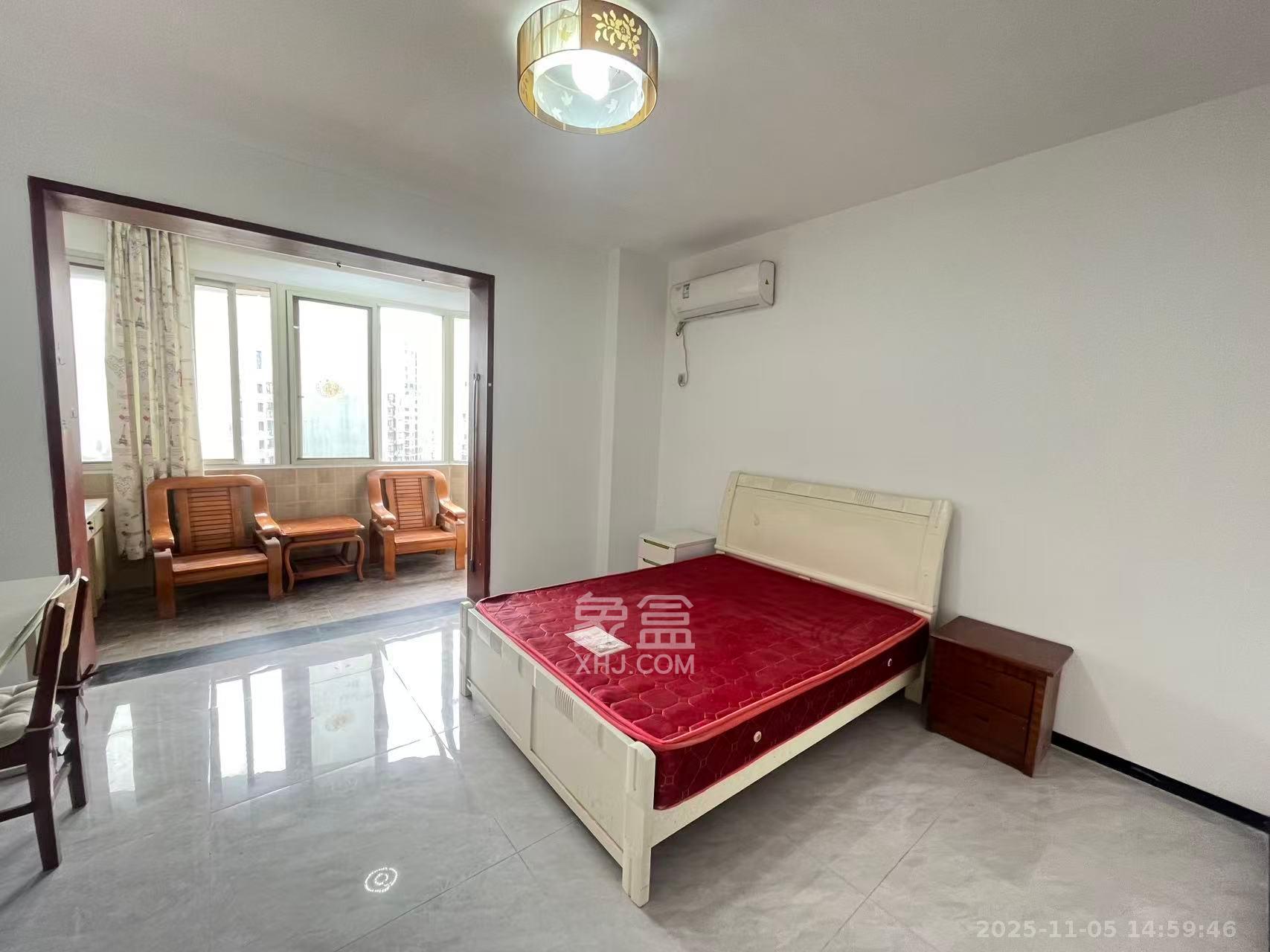 汇富中心  1室1厅1卫    1800.0元/月