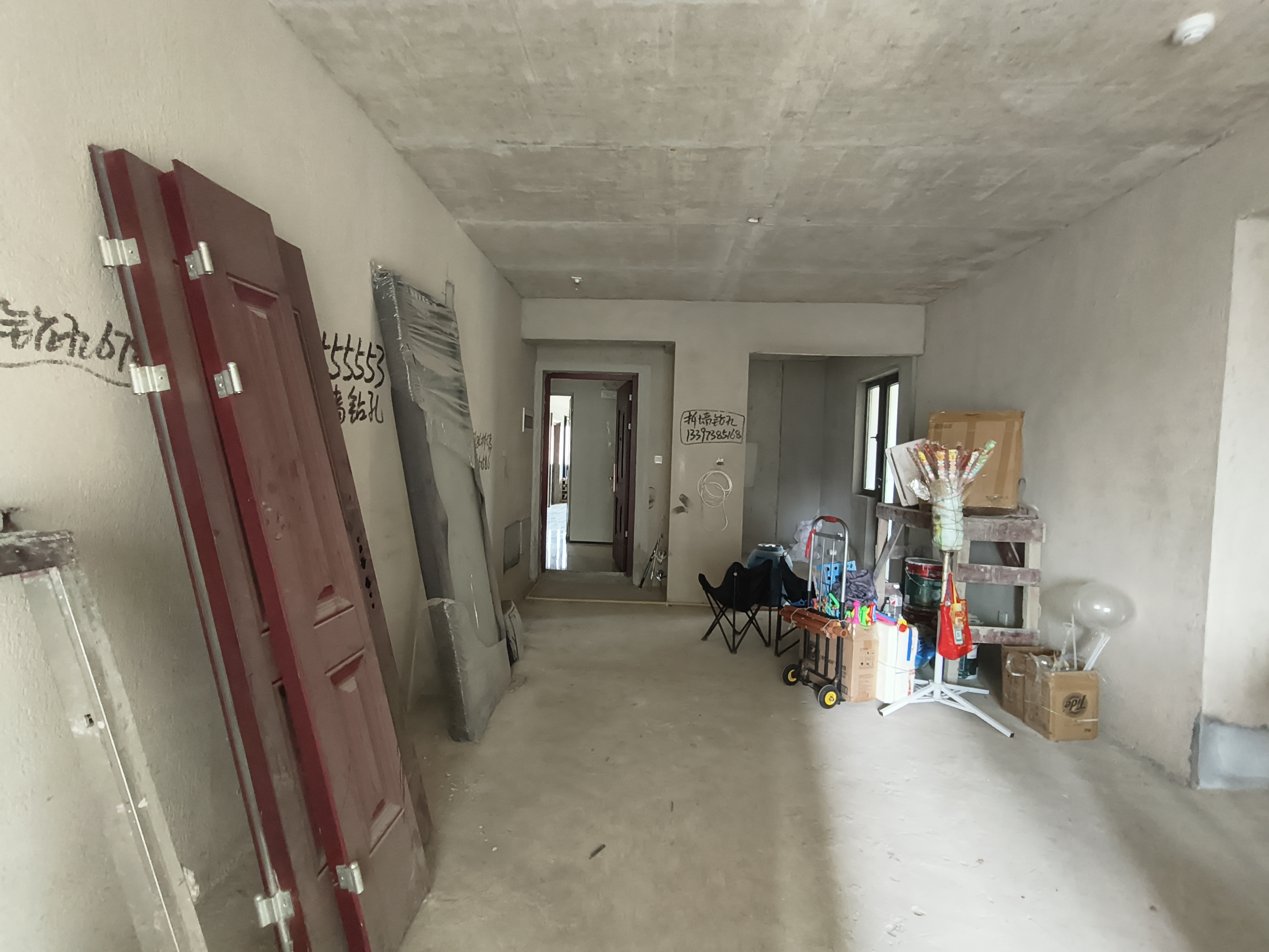 宁邦中心(文华里) 3室2厅2卫 58.0万 宁邦中心(文华里) 3室2厅2卫 58.0万客厅