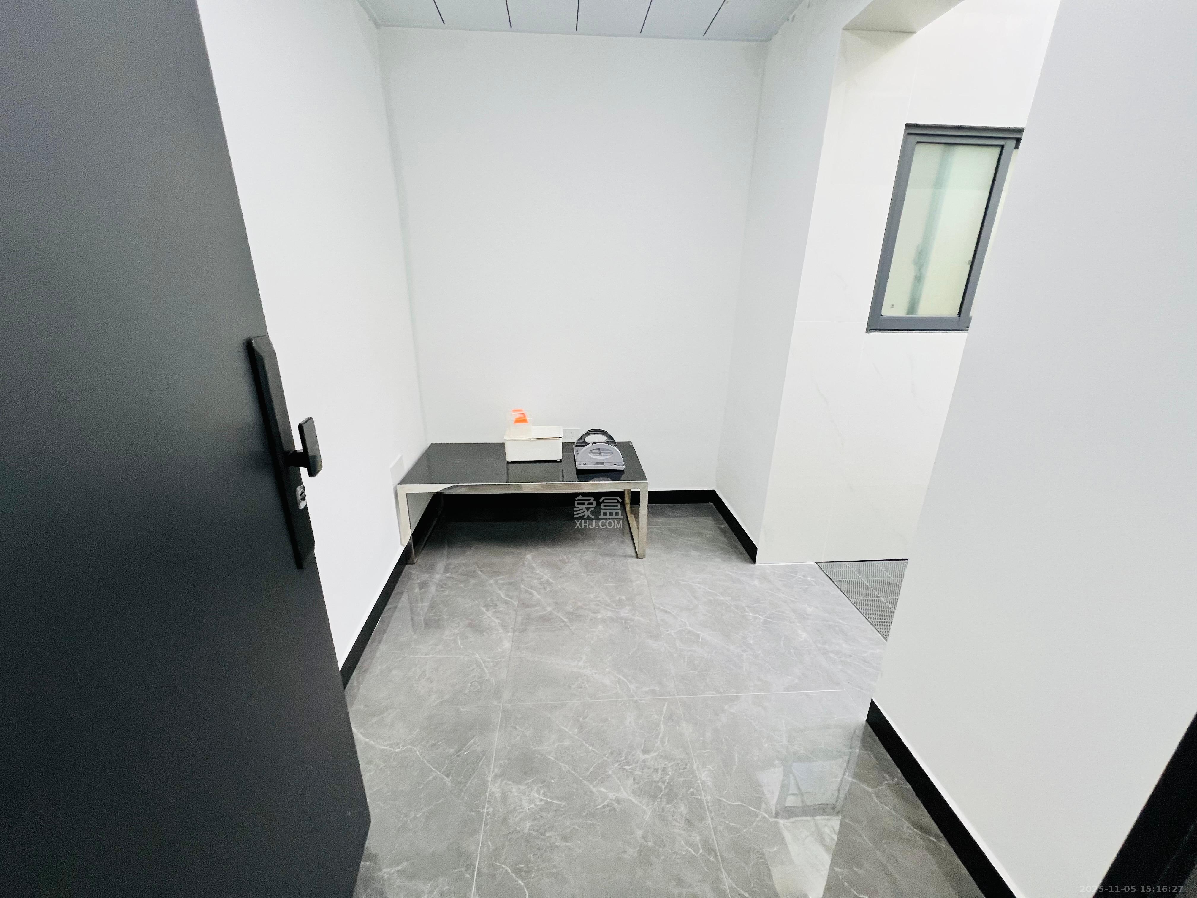 教育街、又一村巷散盘  1室1厅1卫    1900.0元/月室内图