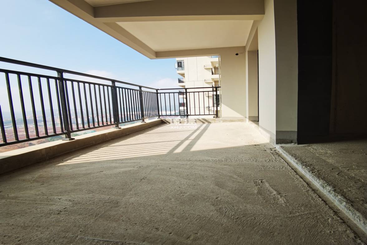 碧桂园正央时代 4室2厅2卫 65.8万 碧桂园正央时代 4室2厅2卫 65.8万客厅