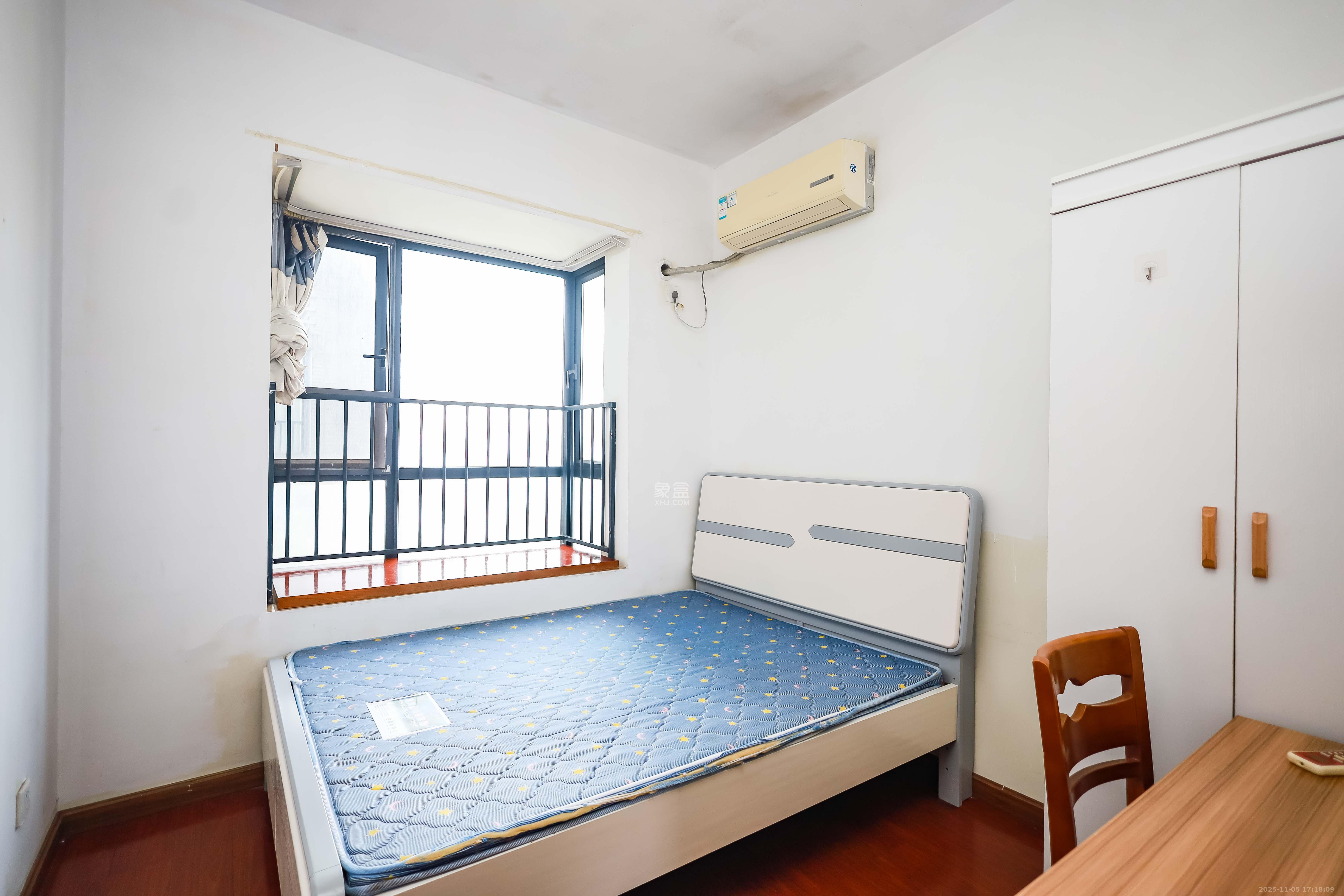 莱茵城  1室2厅1卫    88.0万卧室