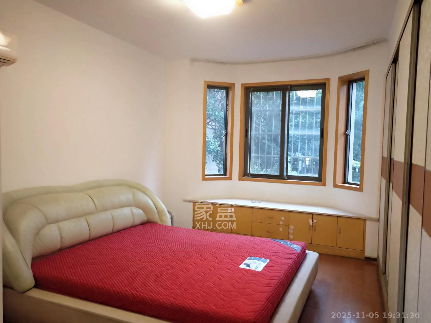 上海城小区  3室2厅2卫    2500.0元/月室内图