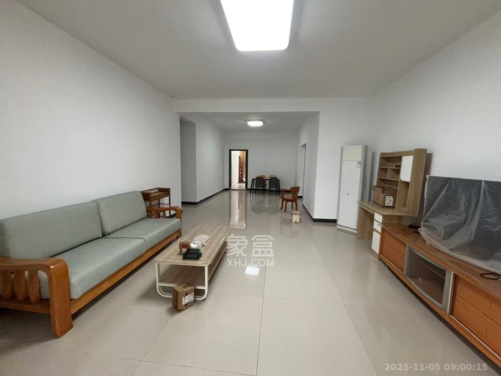 天园假日  2室1厅1卫    2400.0元/月