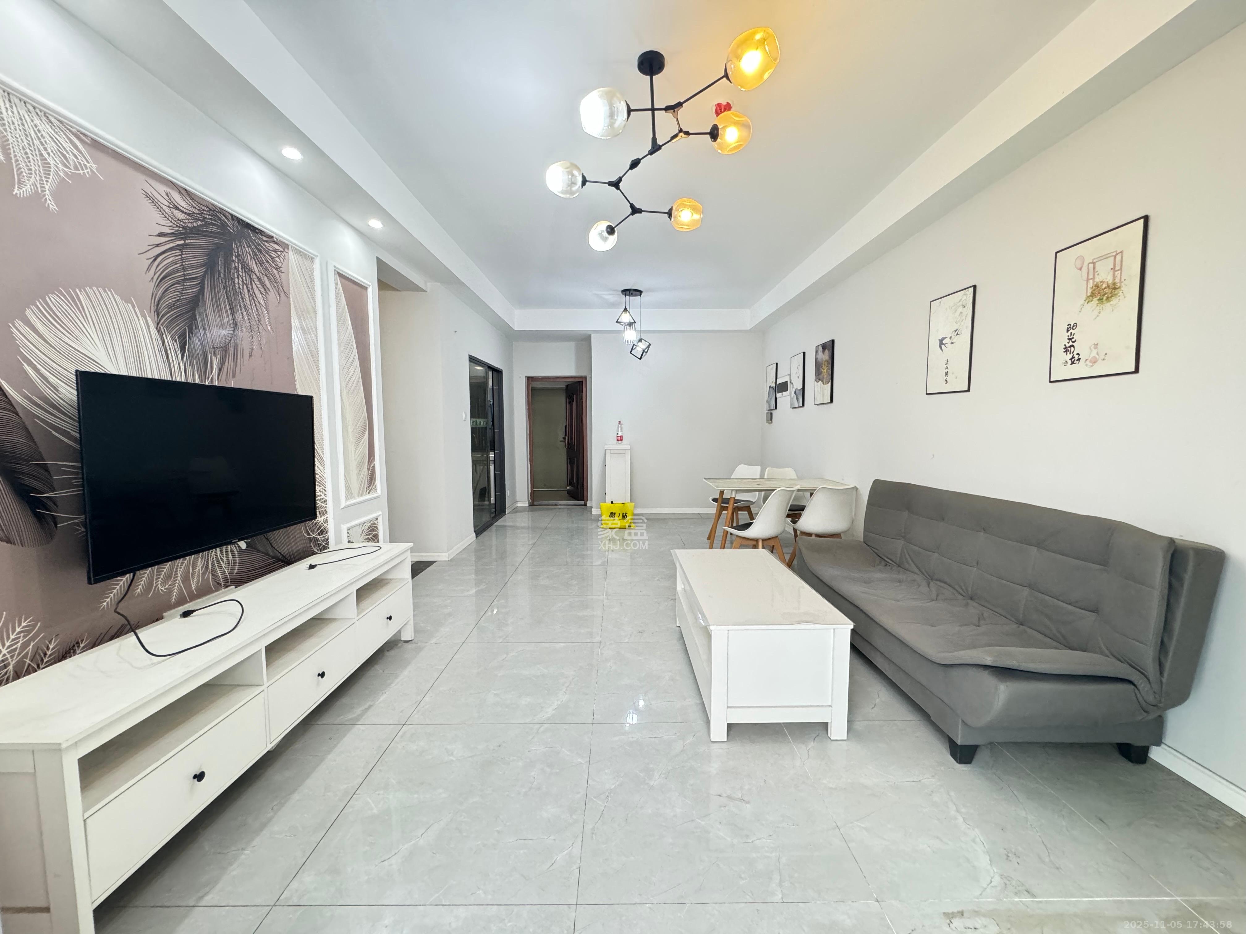 天翼花园(中国电信单位房) 3室2厅2卫 3500.0元/月 天翼花园(中国电信单位房) 3室2厅2卫 3500.0元/月室内图