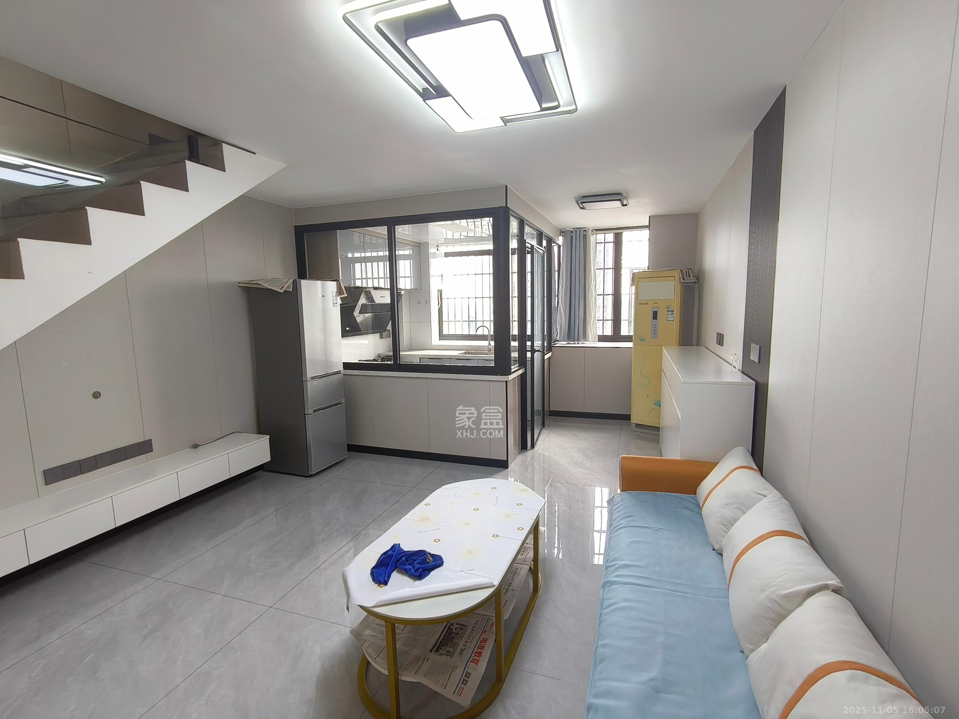 联海商贸城 3室2厅1卫 1100.0元/月 联海商贸城 3室2厅1卫 1100.0元/月室内图