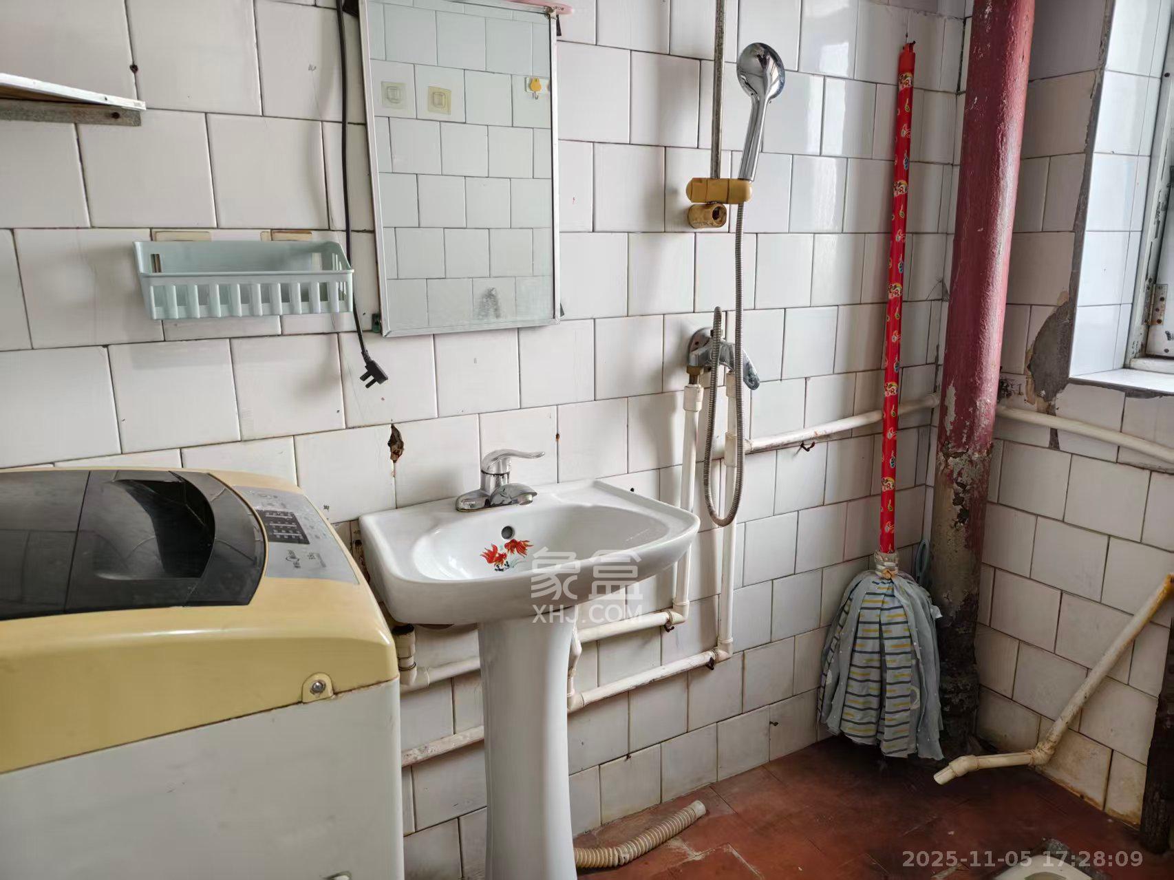 砂子塘长沙电机厂宿舍  2室1厅1卫    1300.0元/月室内图