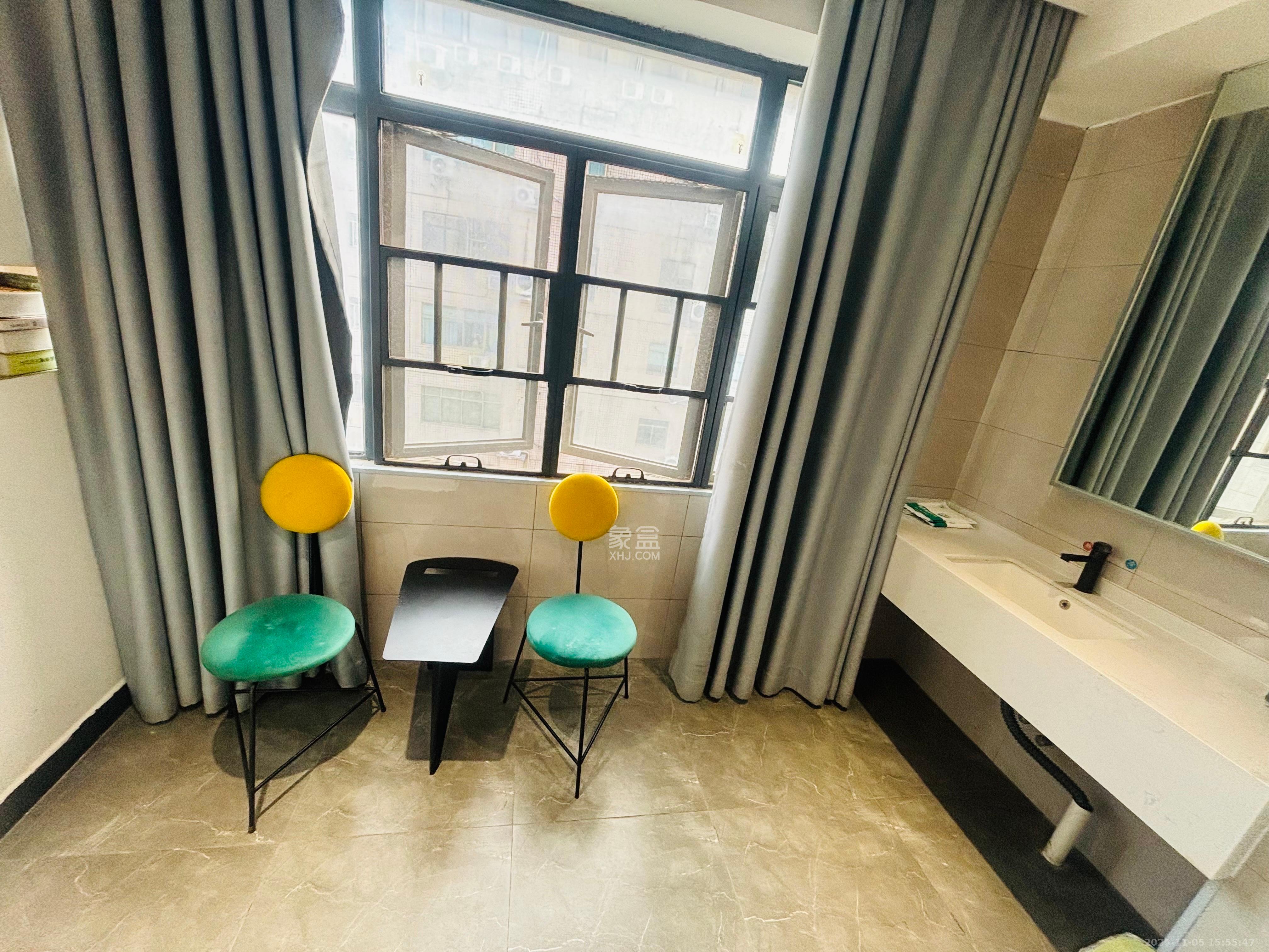 王府井公寓(福源公寓) 4室1厅1卫 6000.0元/月 王府井公寓(福源公寓) 4室1厅1卫 6000.0元/月室内图