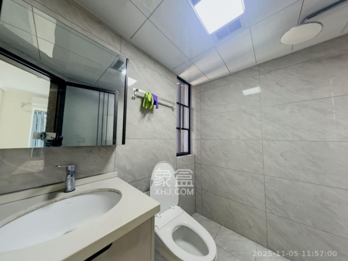 阳光城檀悦  4室2厅2卫    5200.0元/月室内图