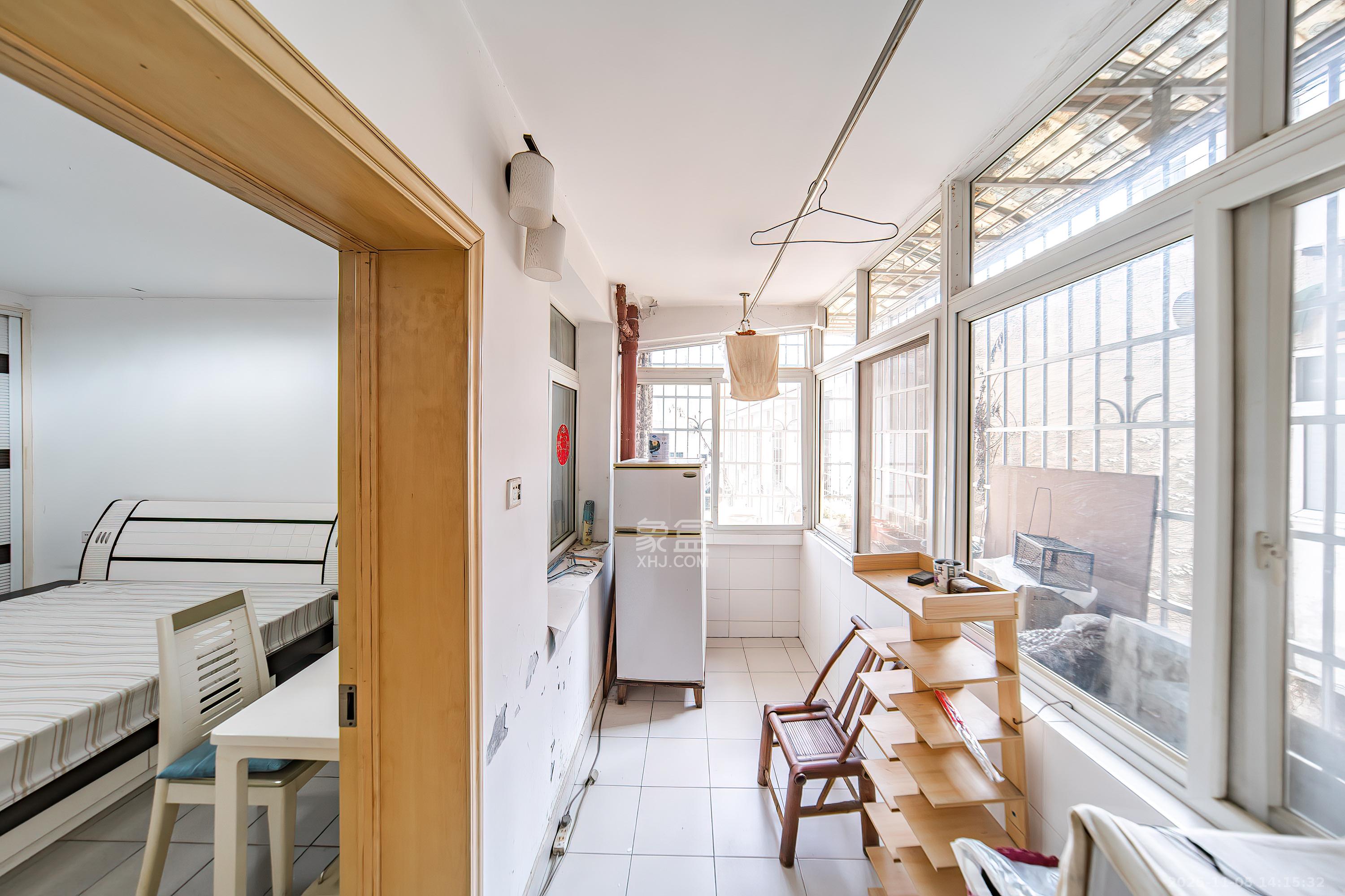 便河边社区  3室2厅1卫    66.0万阳台