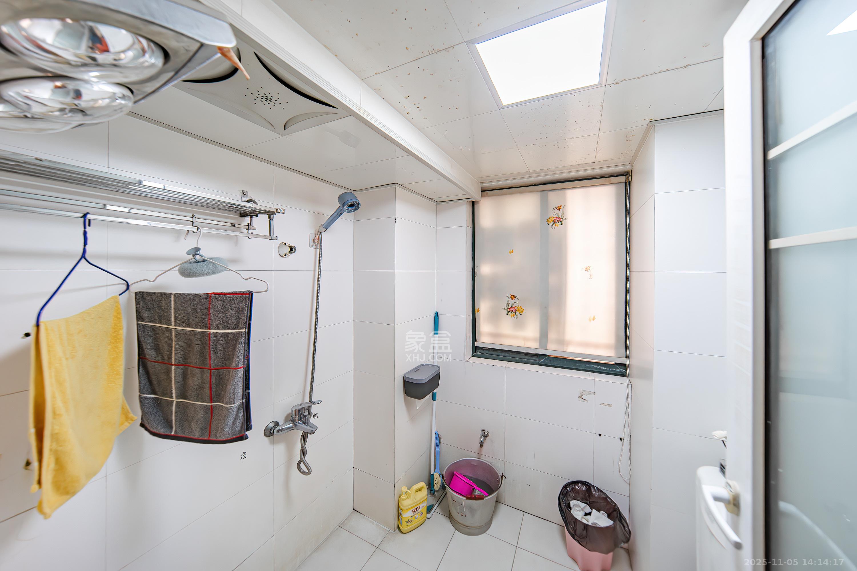 佳阳悦景馨都  2室1厅1卫    65.0万卫生间