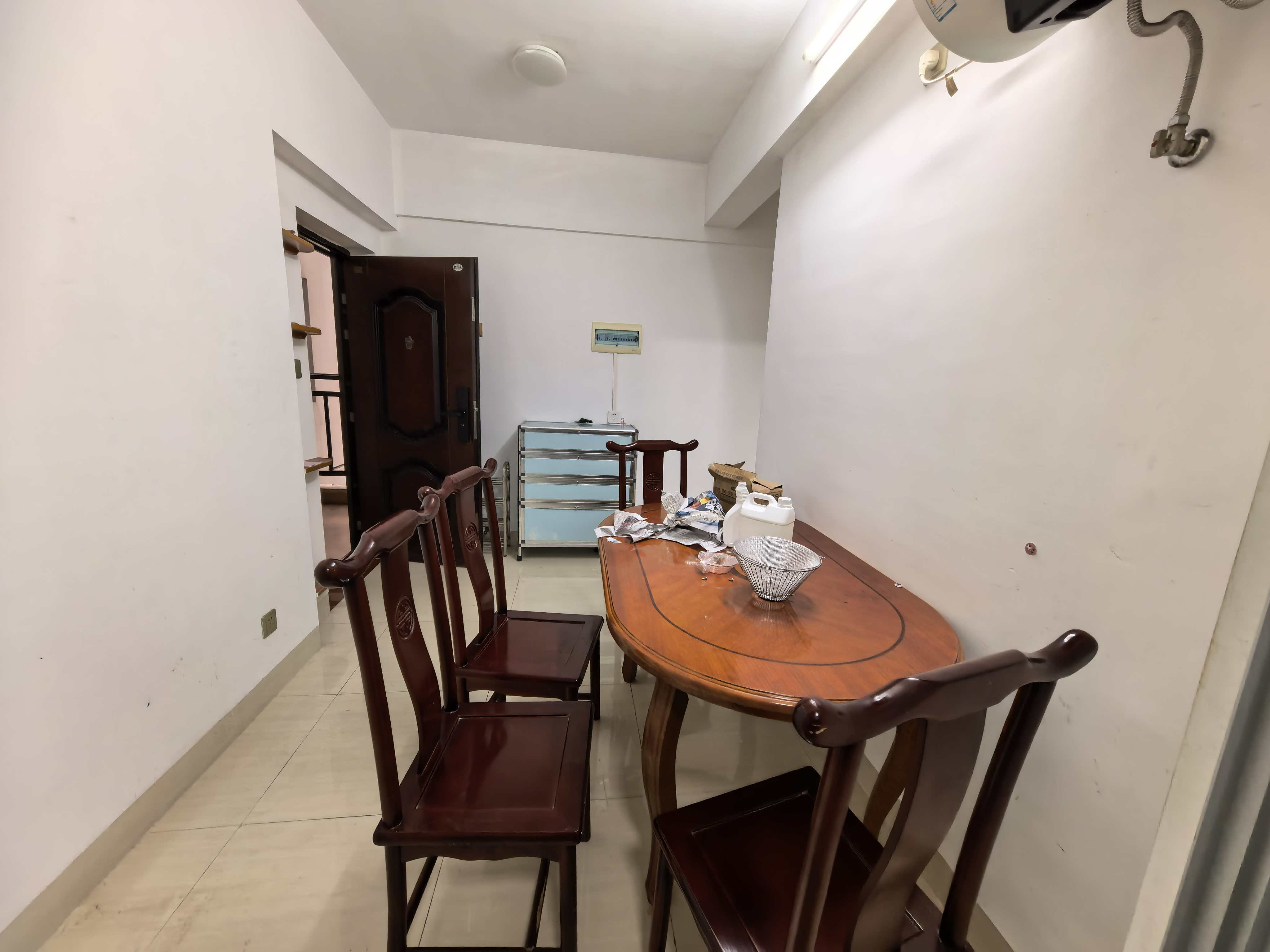 水滨花园二期  3室2厅1卫    2200.0元/月室内图