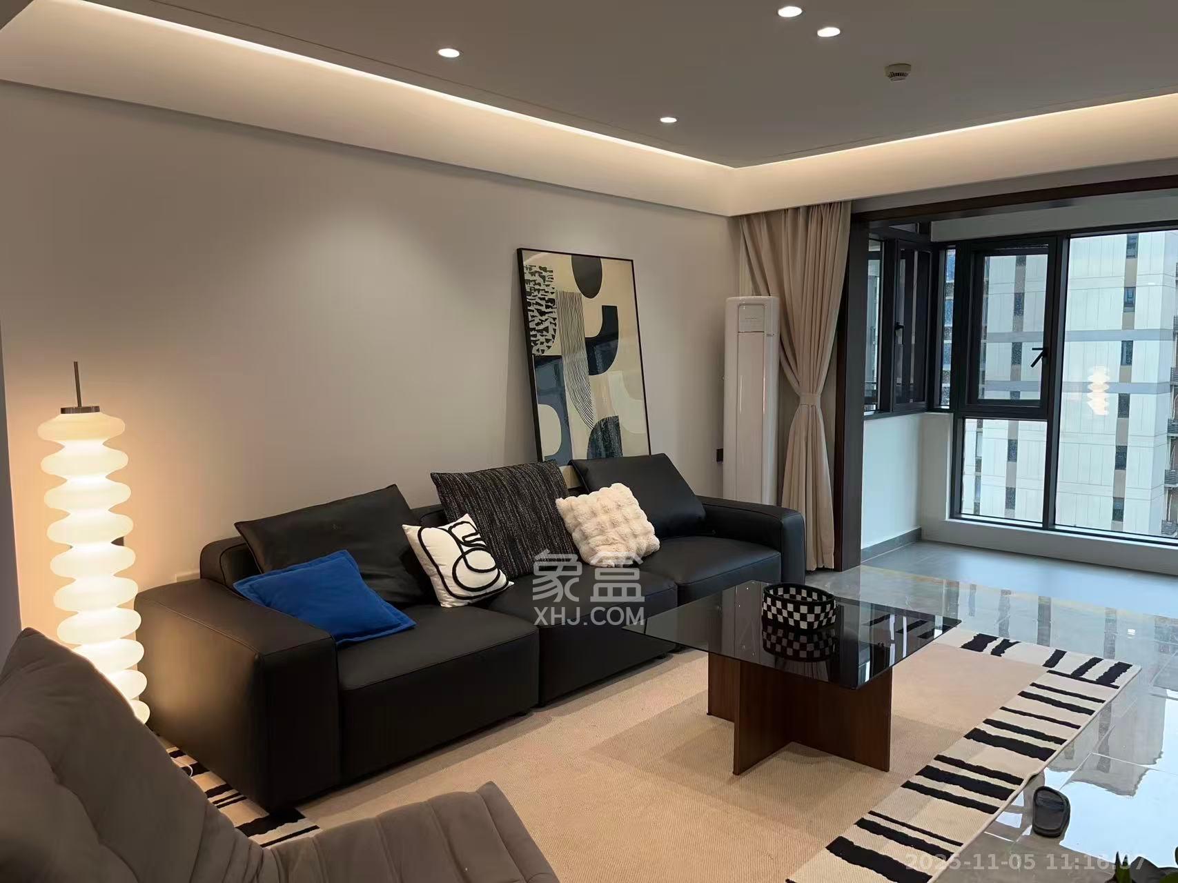 卓越中寰  4室2厅2卫    6800.0元/月室内图