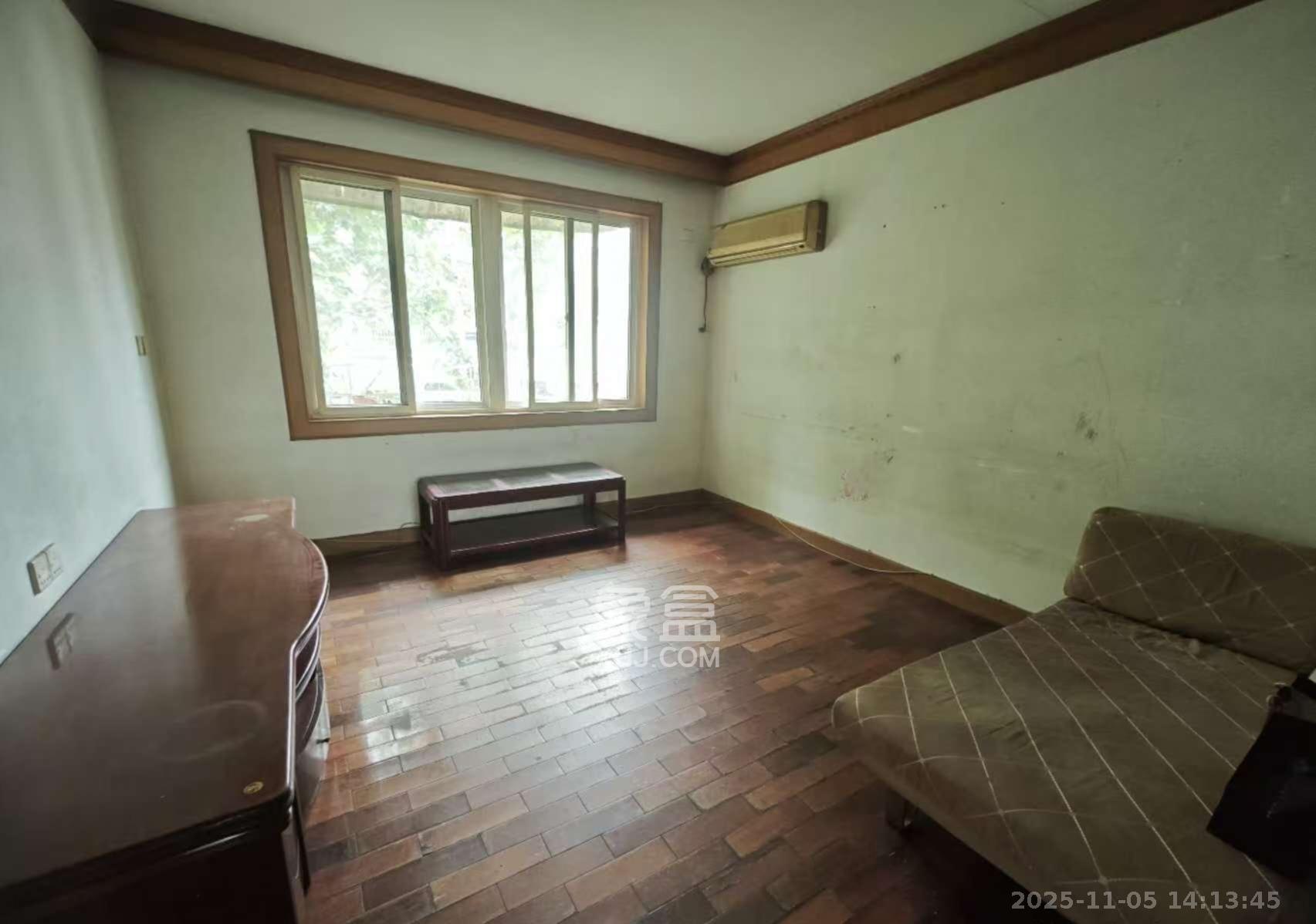 梅岭村  3室2厅1卫    1500.0元/月