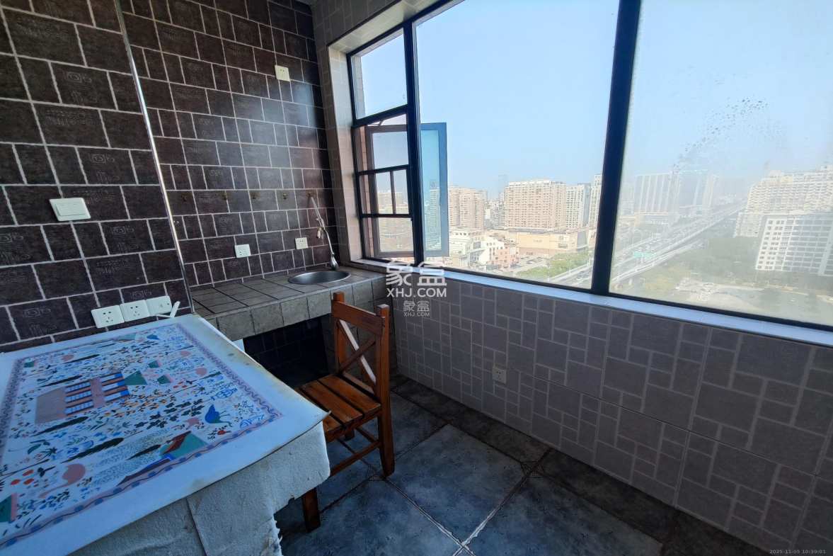 锦湘国际星城三期(锦绣苑) 1室1厅1卫 1500.0元/月 锦湘国际星城三期(锦绣苑) 1室1厅1卫 1500.0元/月室内图