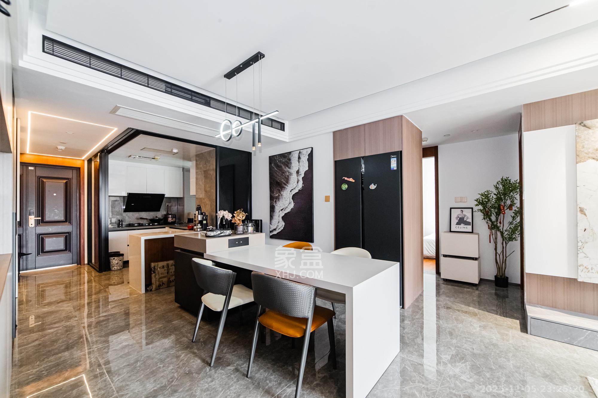 北辰瀚江府 3室2厅2卫 238.0万 北辰瀚江府 3室2厅2卫 238.0万客厅